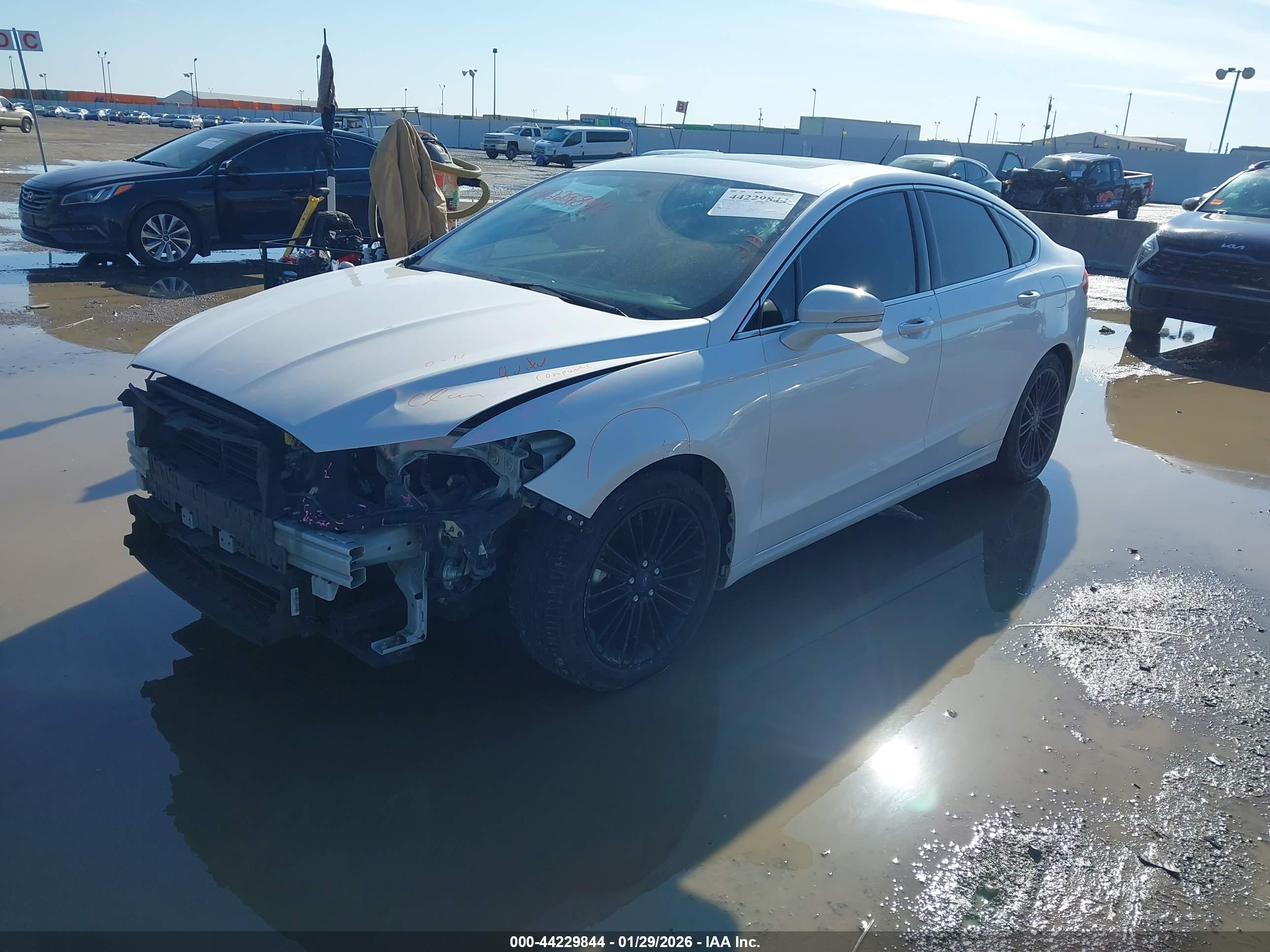 FORD FUSION image 2