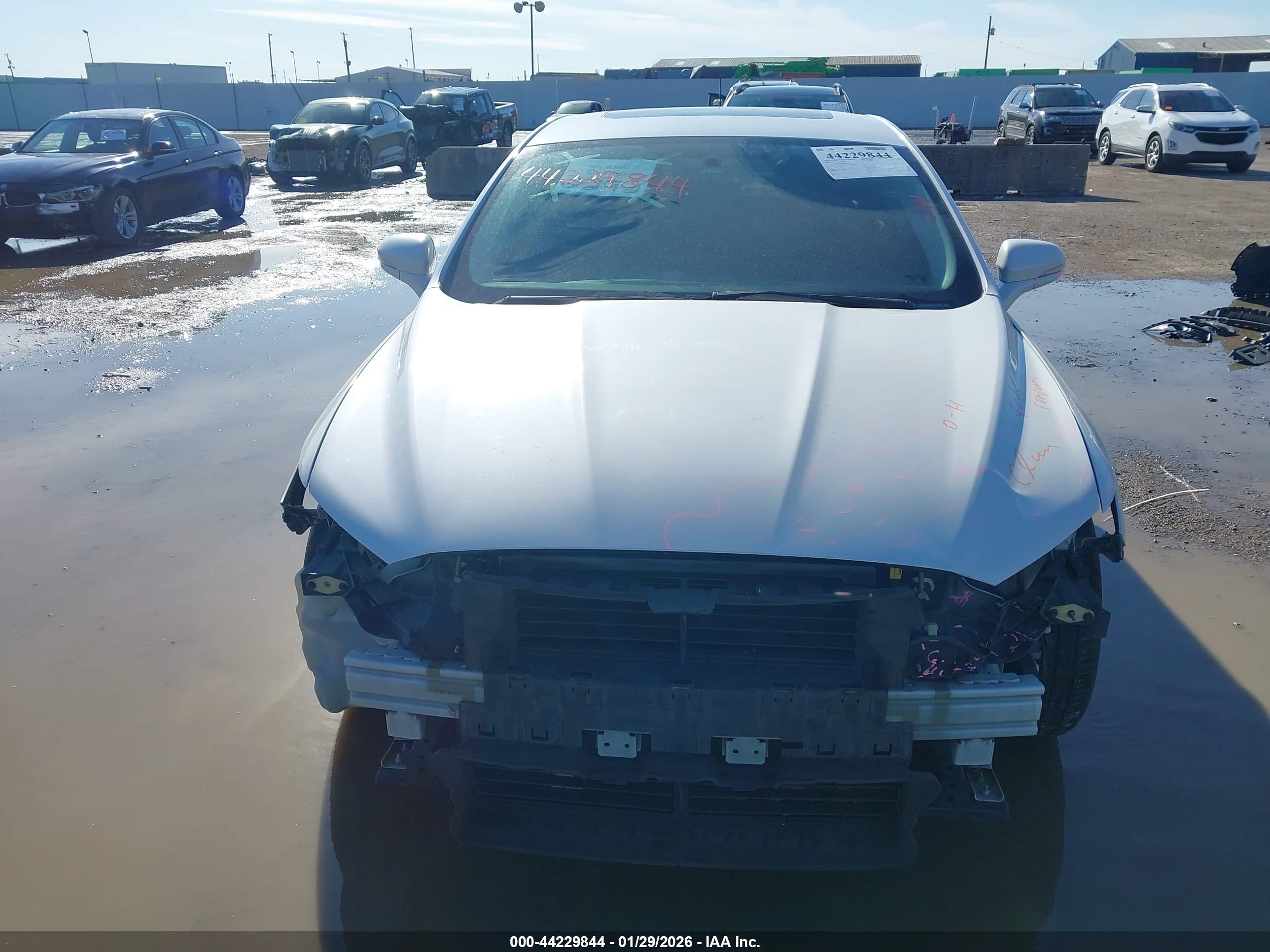 FORD FUSION image 6