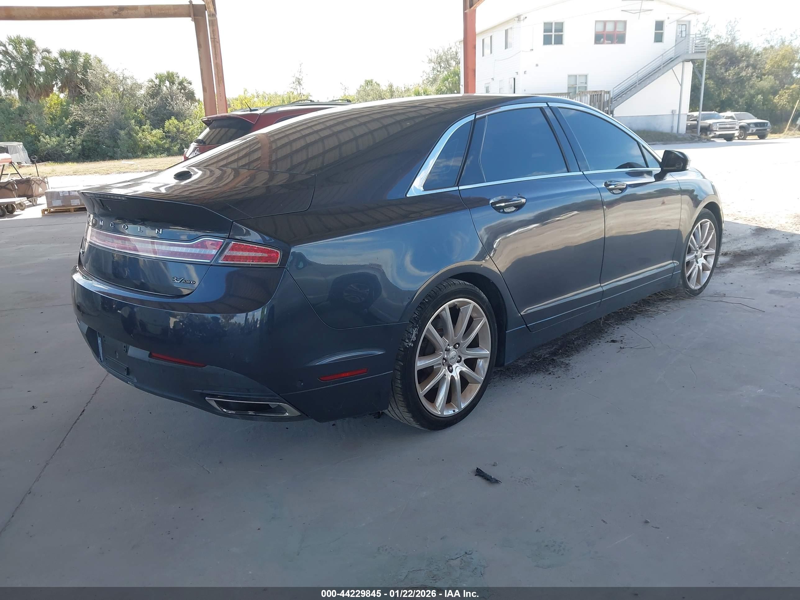 LINCOLN MKZ image 4