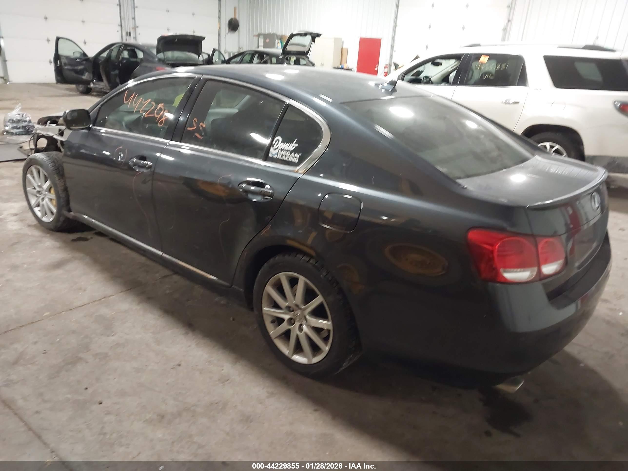 LEXUS GS image 3