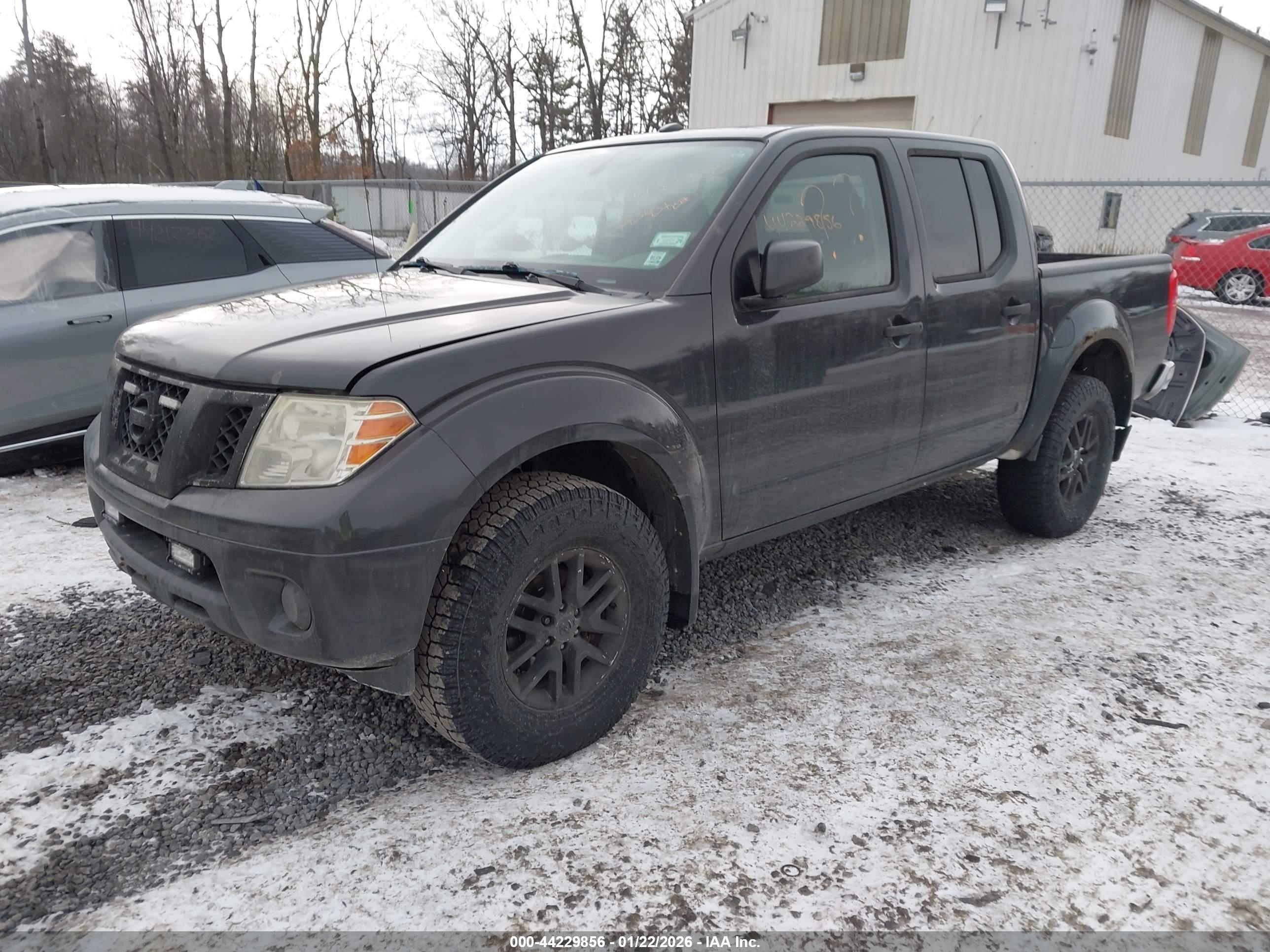 NISSAN FRONTIER image 2