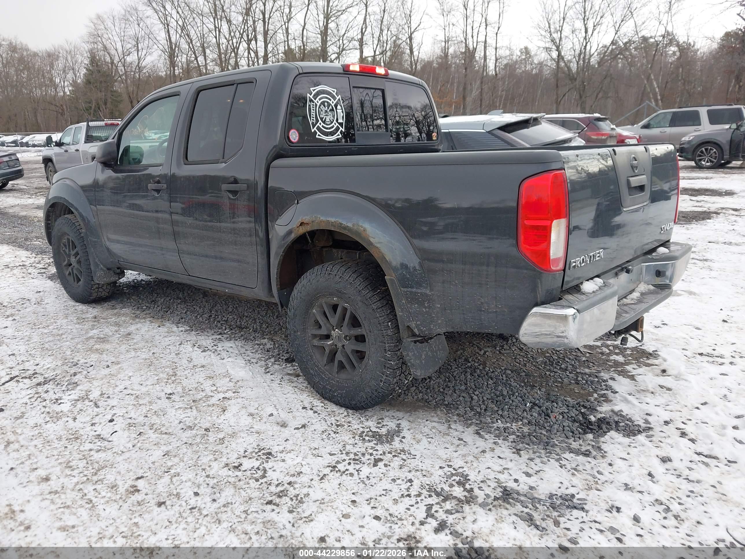 NISSAN FRONTIER image 3