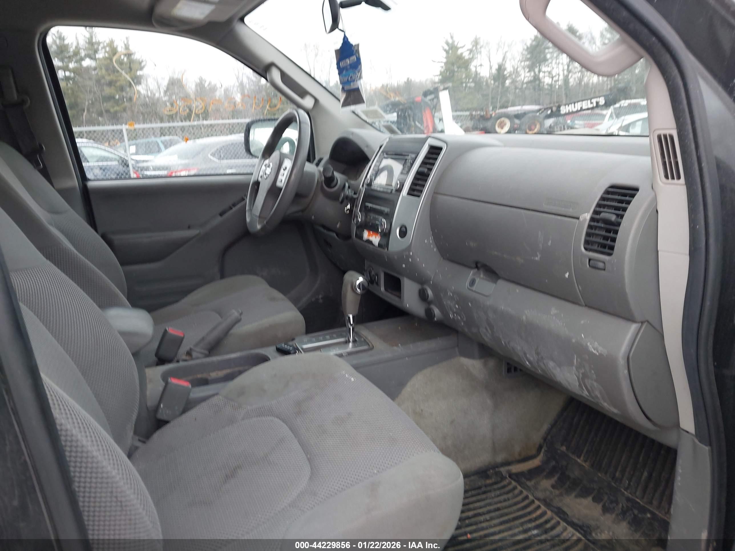 NISSAN FRONTIER image 5