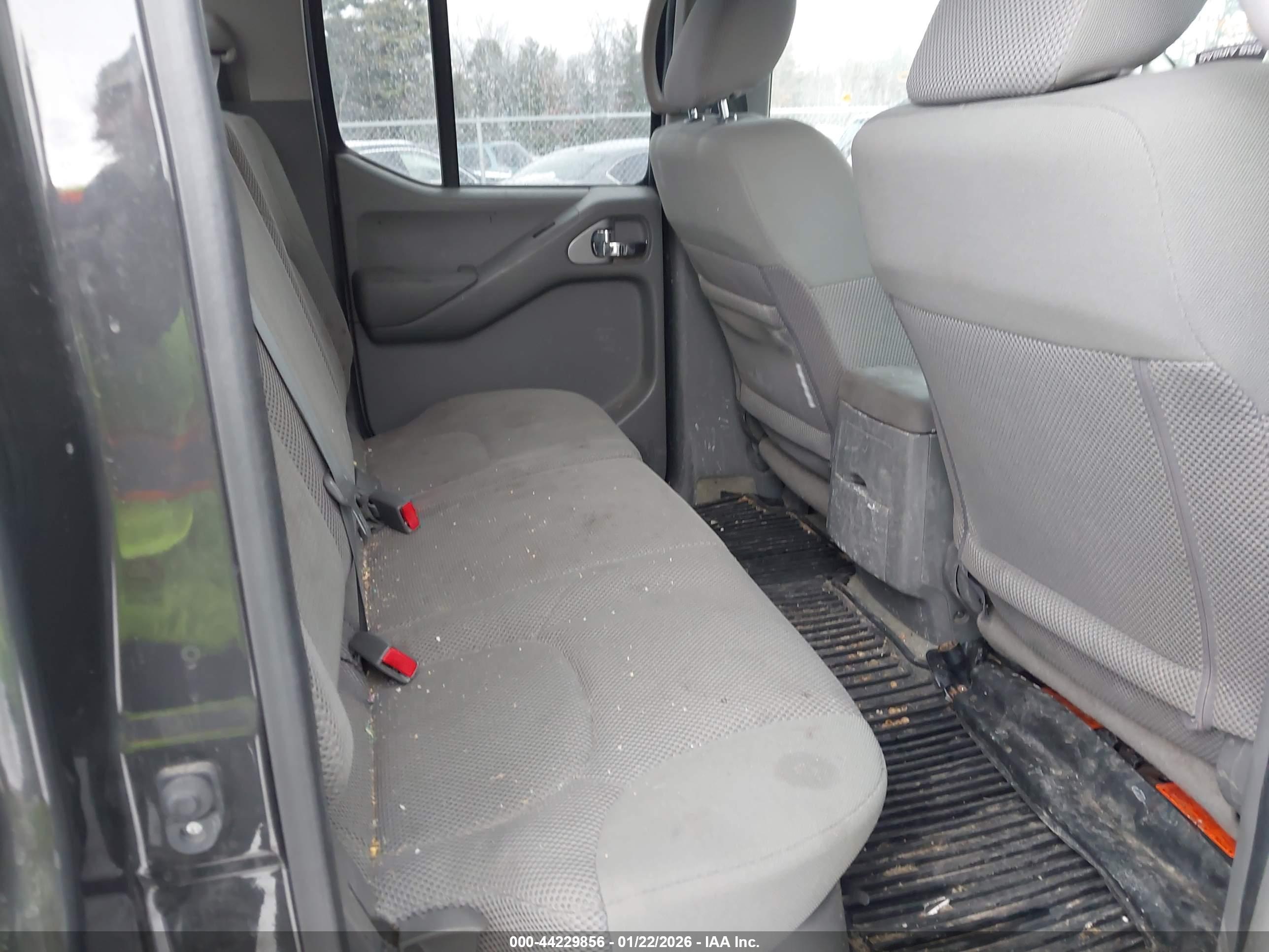 NISSAN FRONTIER image 8