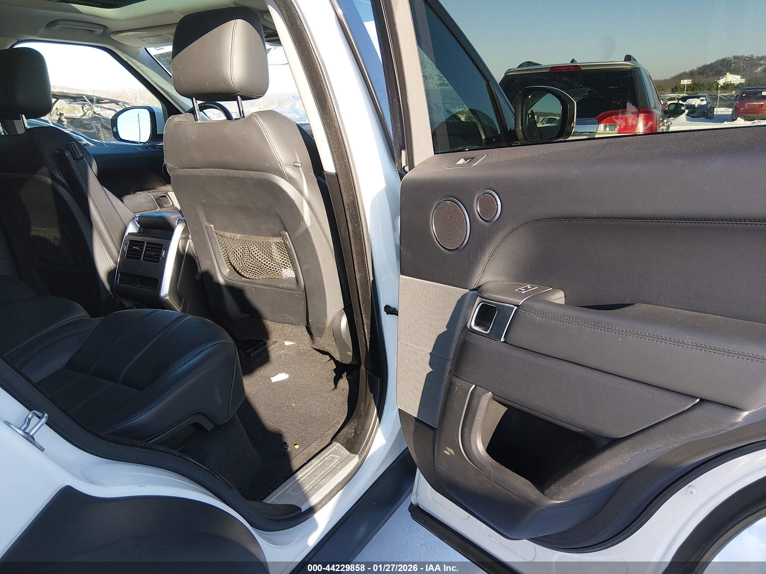 LAND ROVER image 8