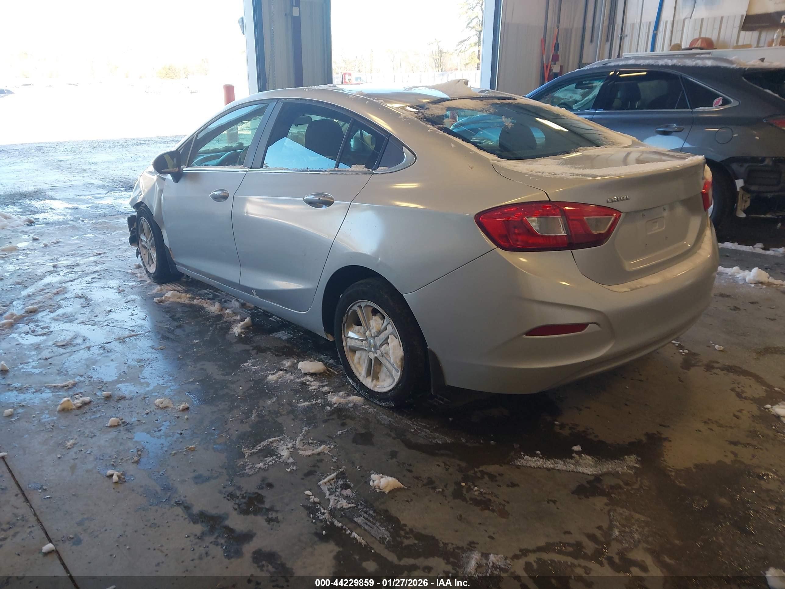 CHEVROLET CRUZE image 3