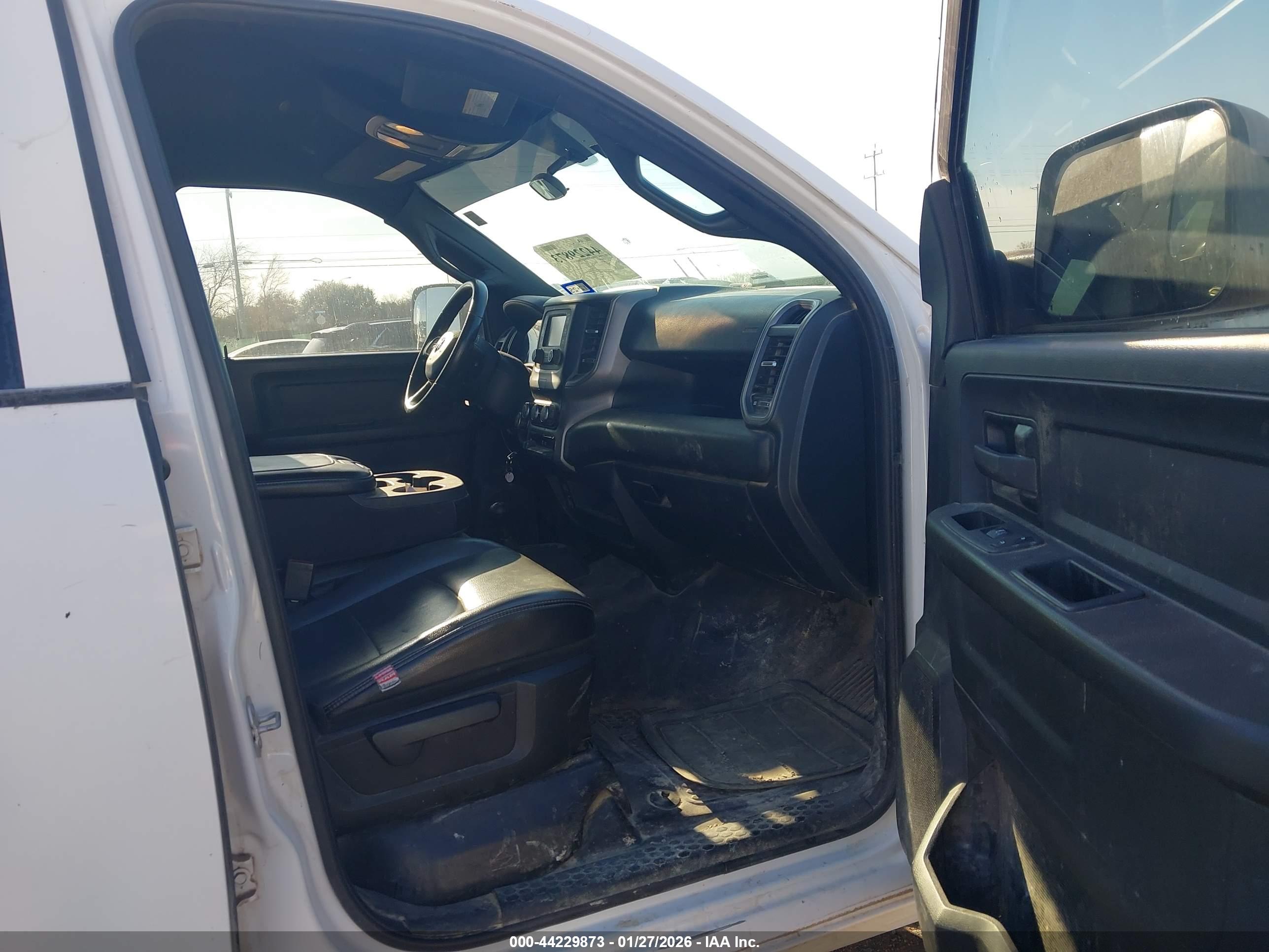 RAM 2500 image 5