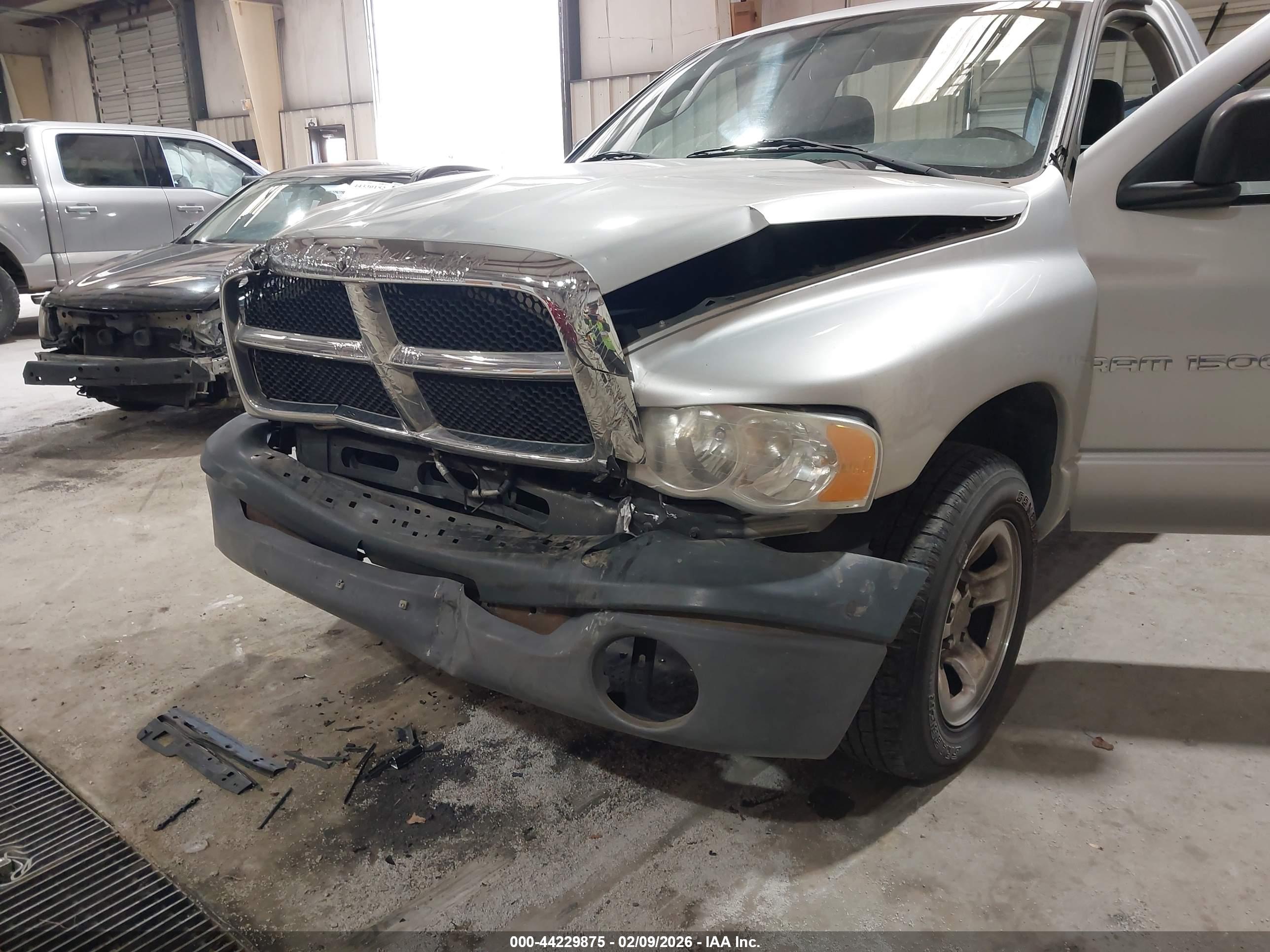 DODGE RAM image 6