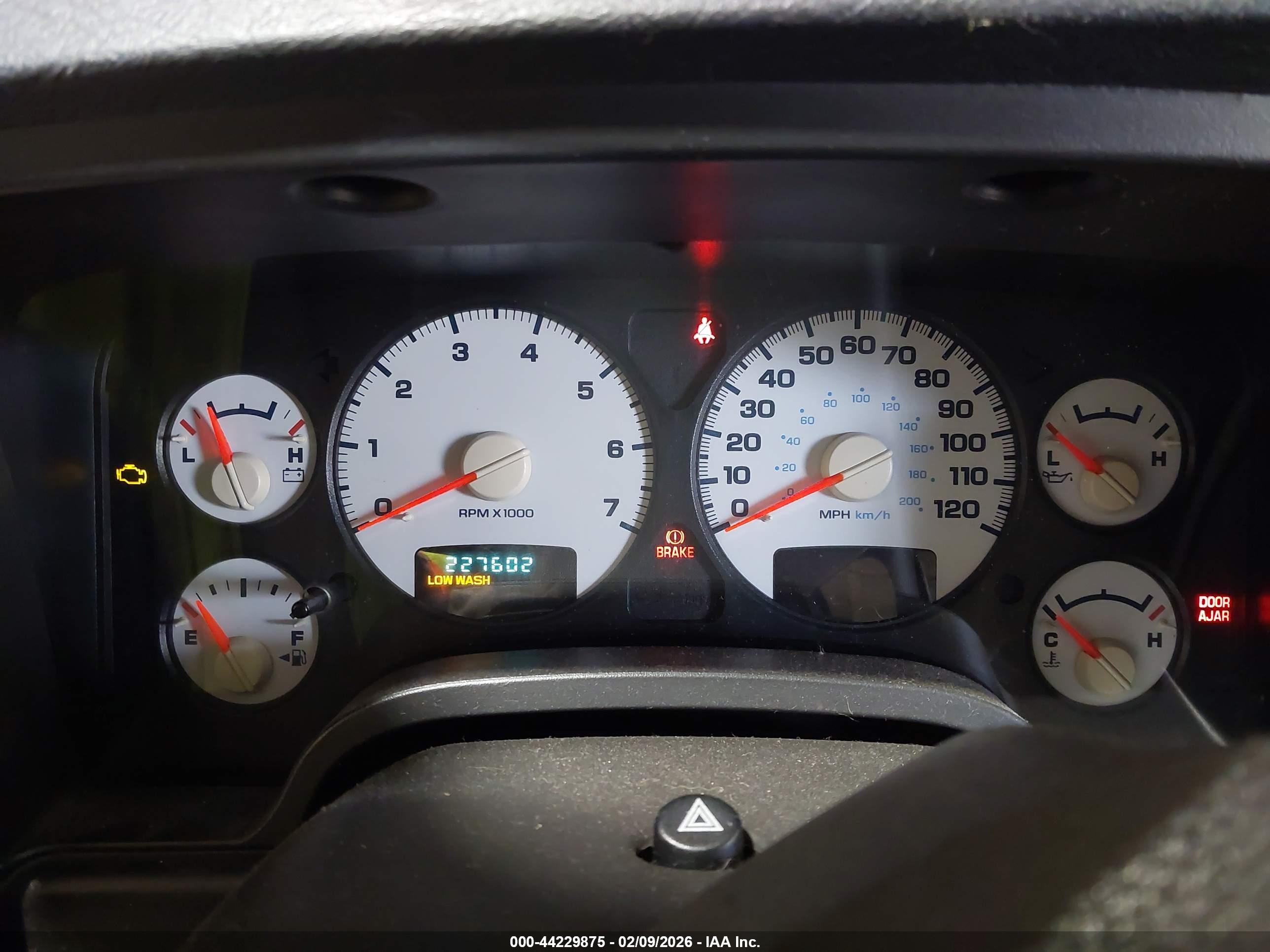 DODGE RAM image 7