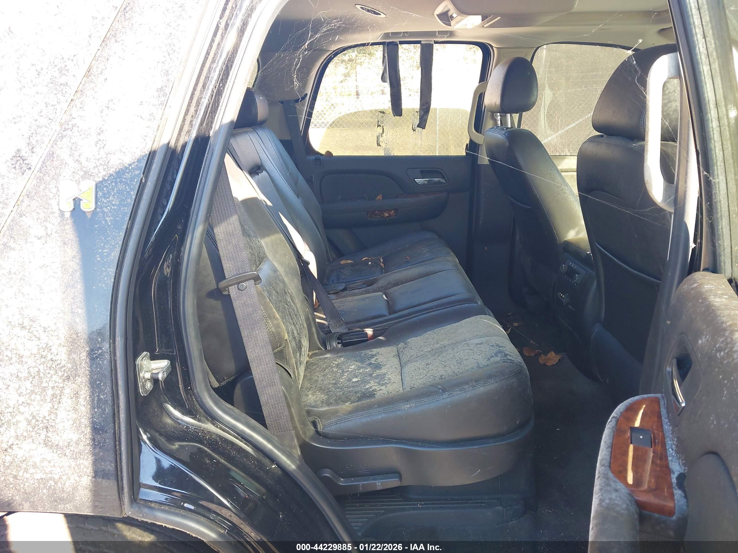 CHEVROLET TAHOE image 8