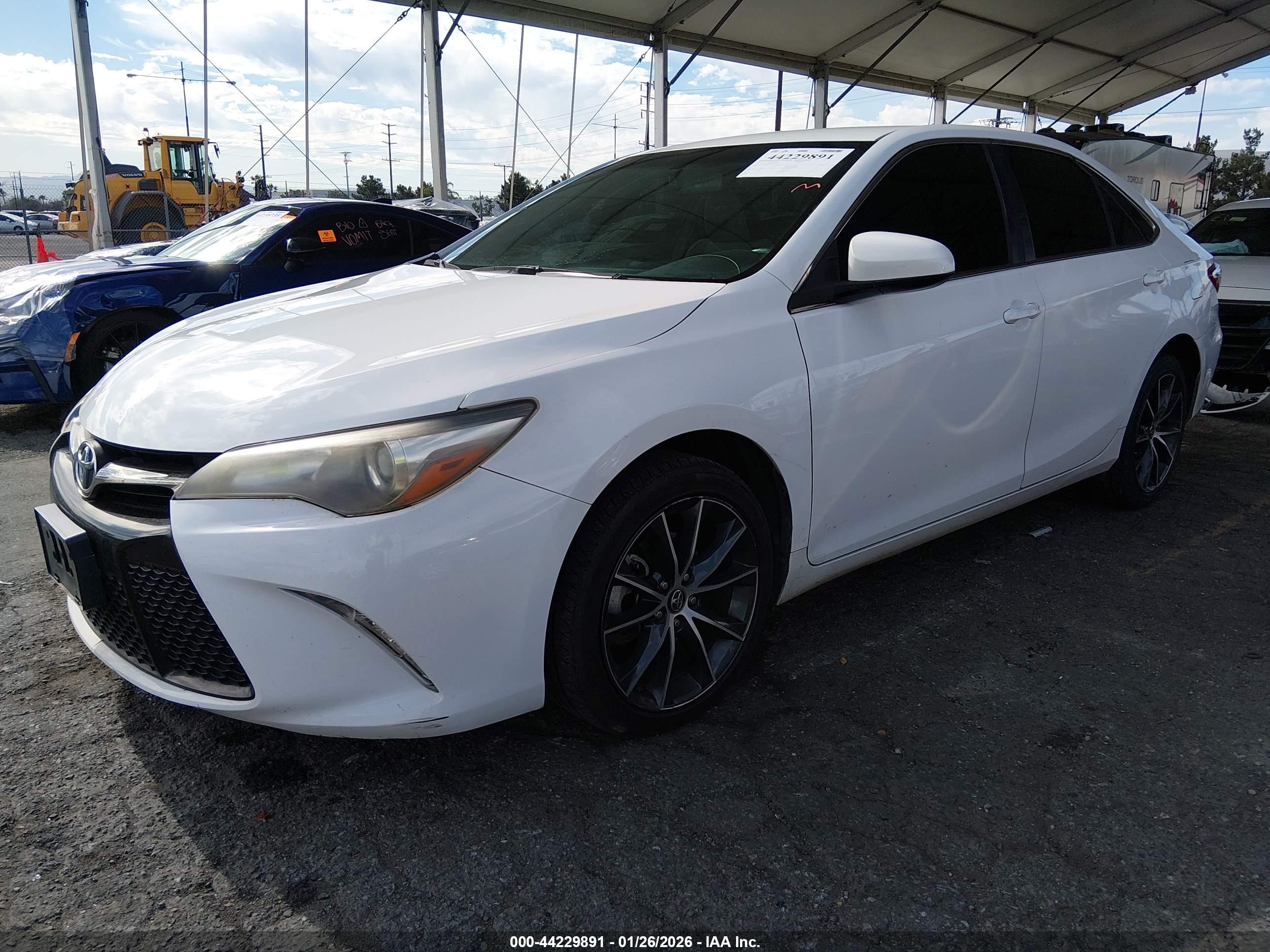 TOYOTA CAMRY image 2