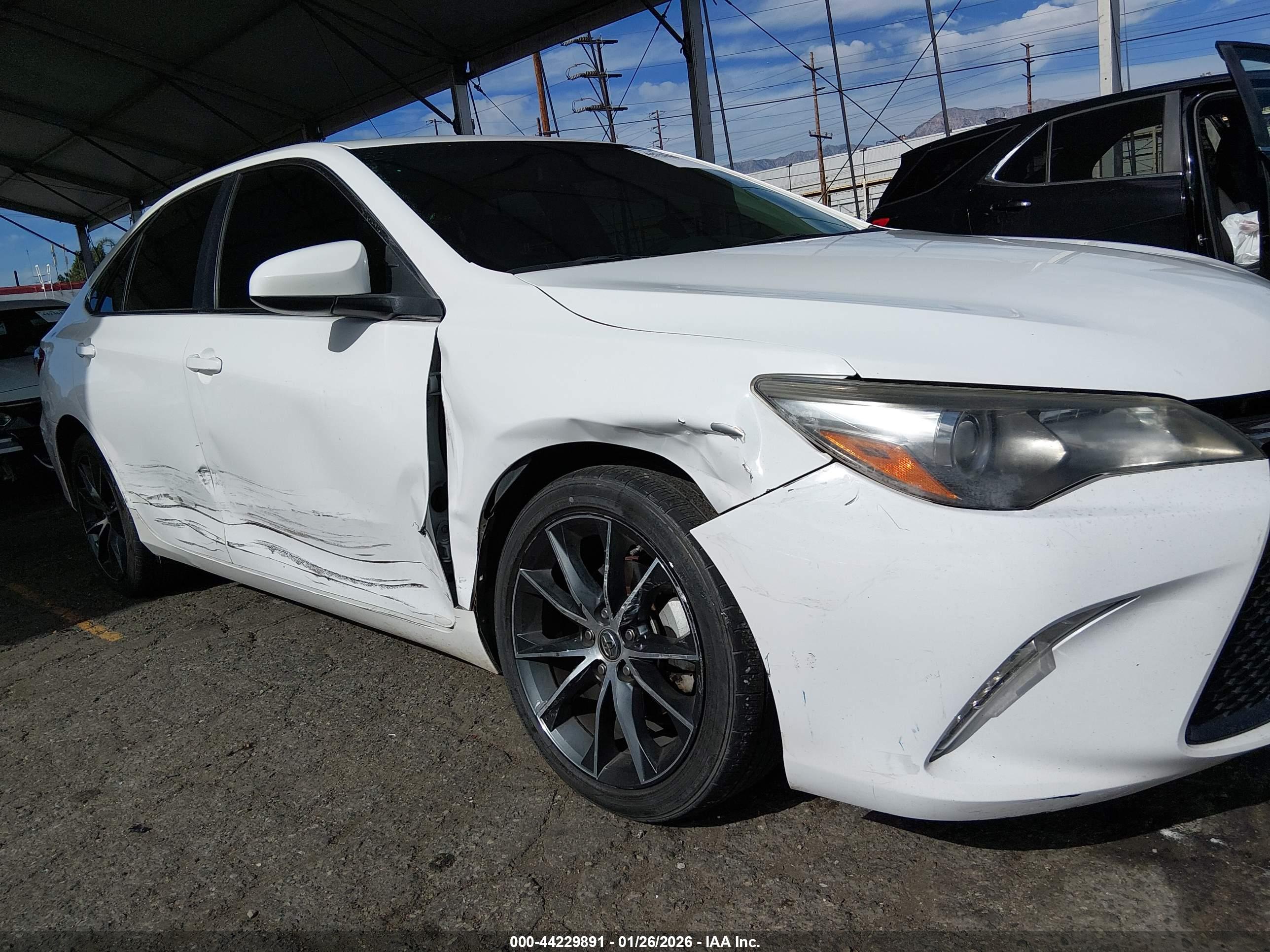 TOYOTA CAMRY image 6