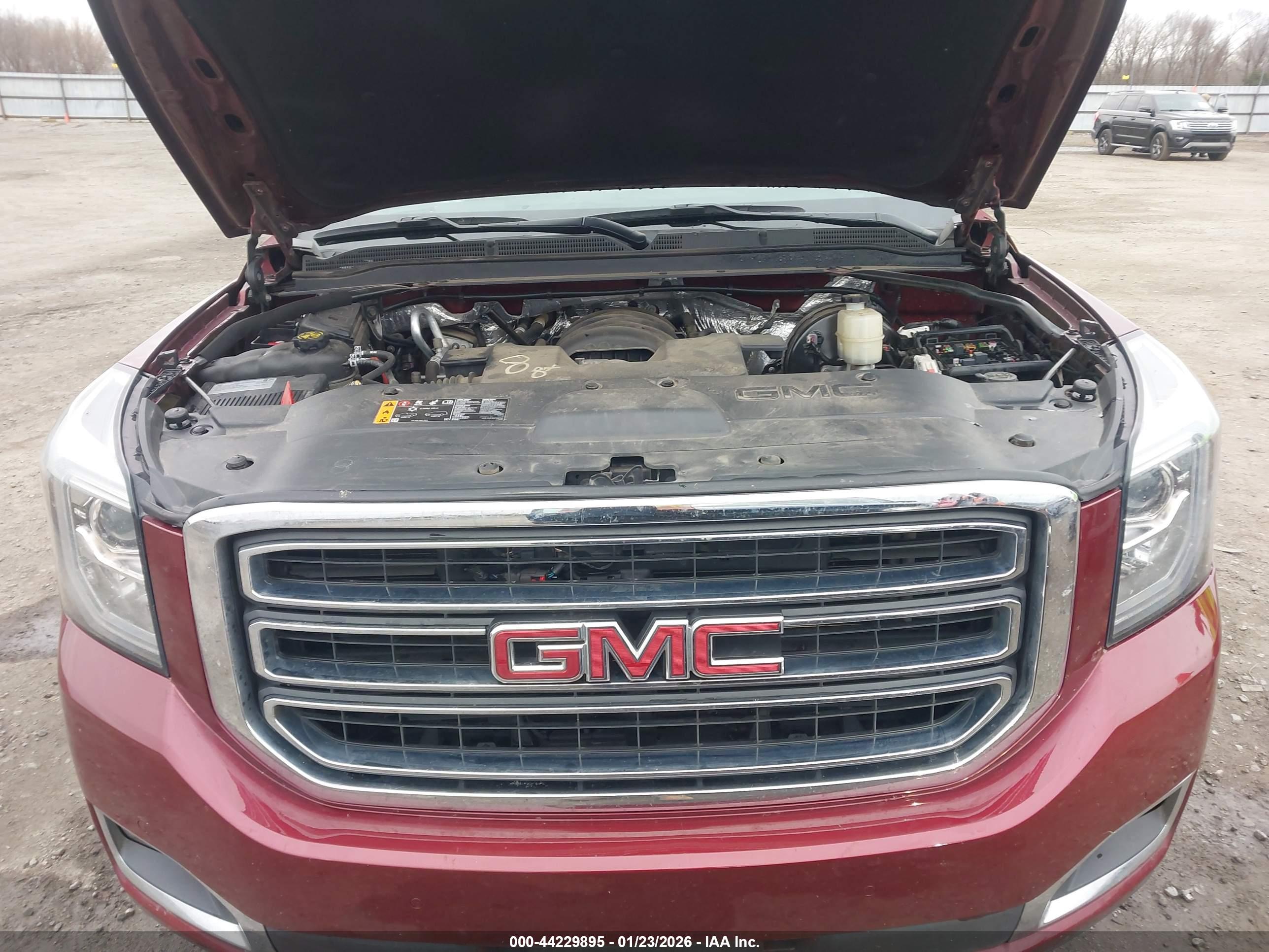 GMC YUKON image 10