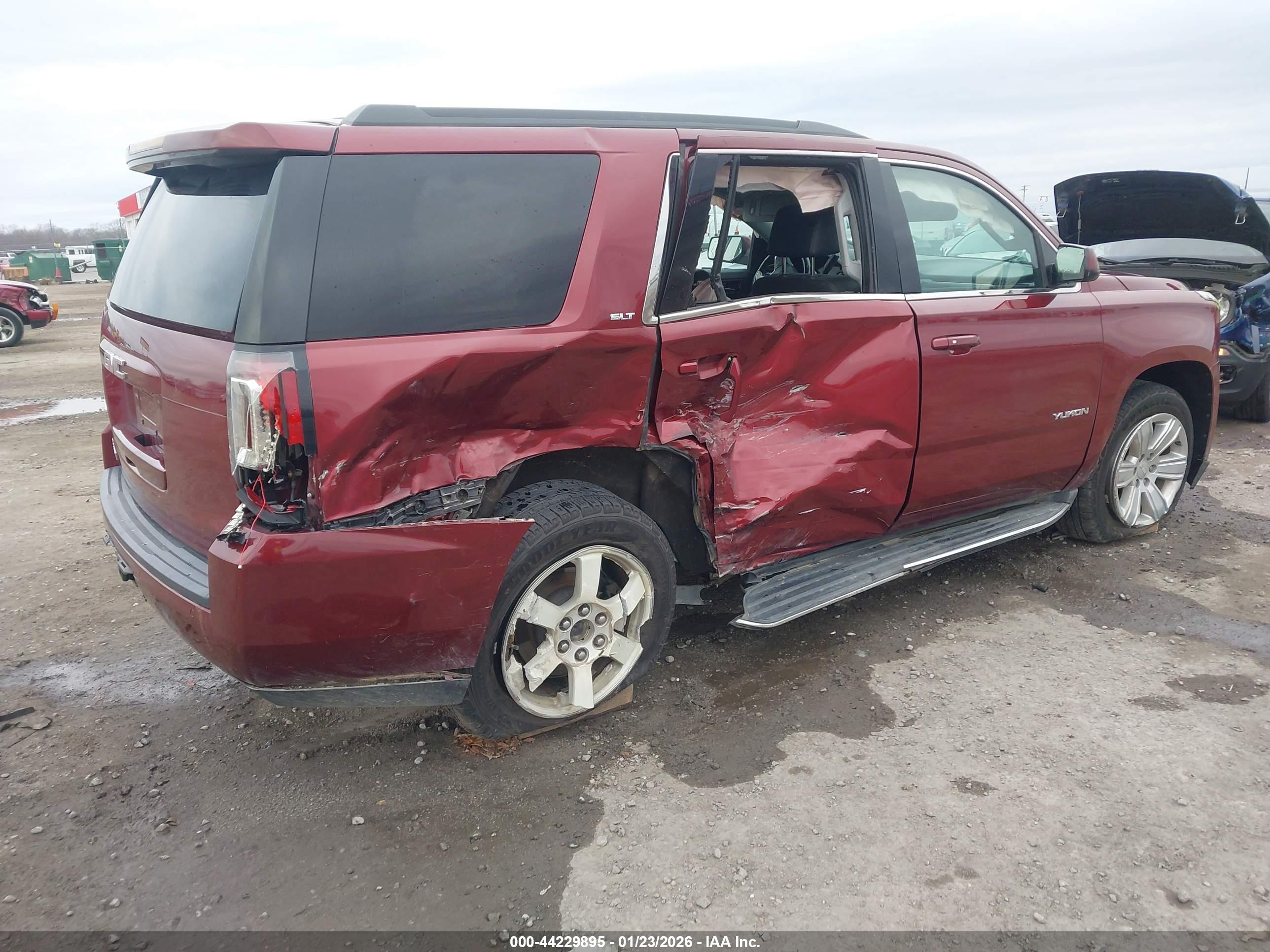 GMC YUKON image 4