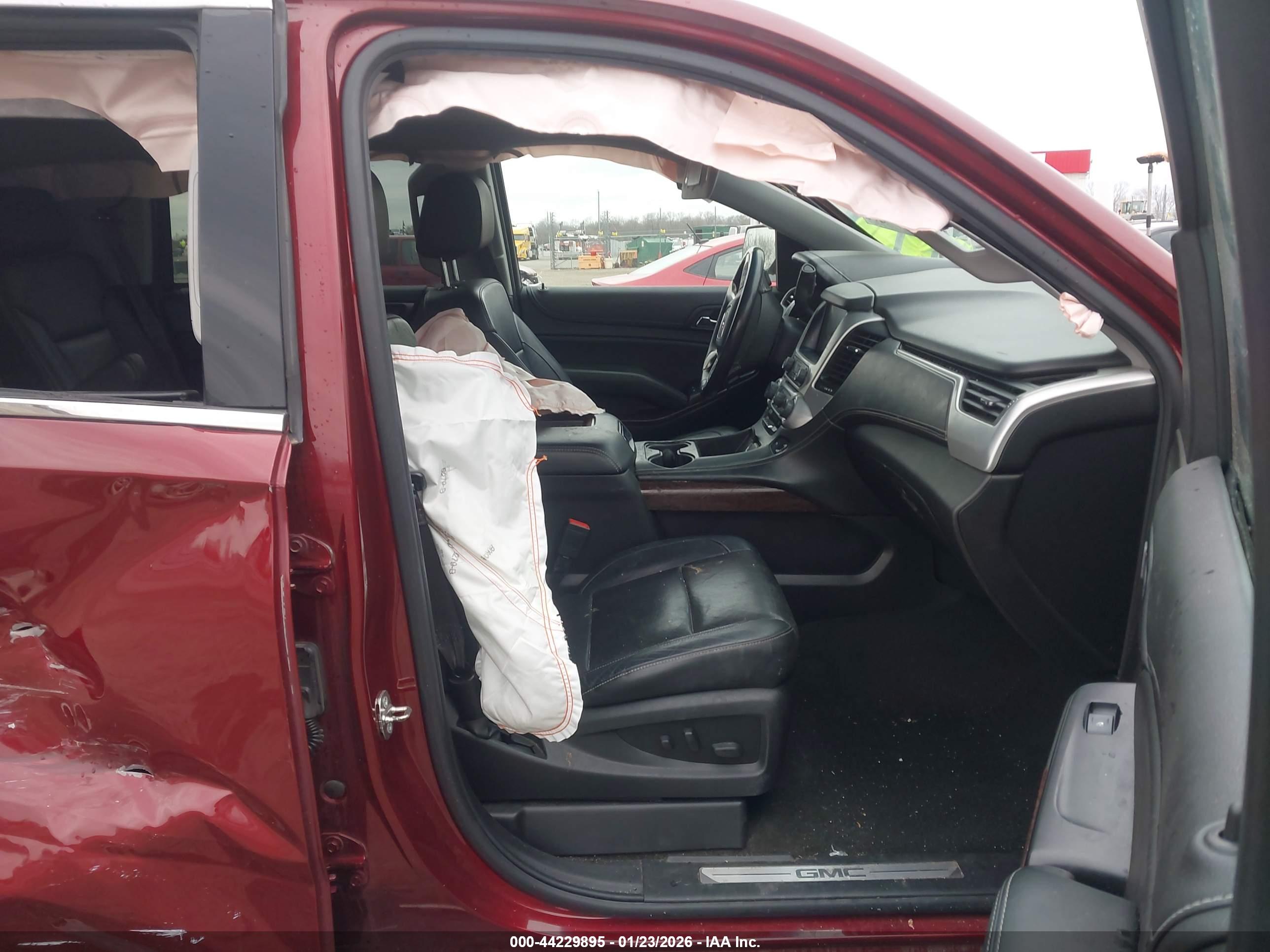 GMC YUKON image 5