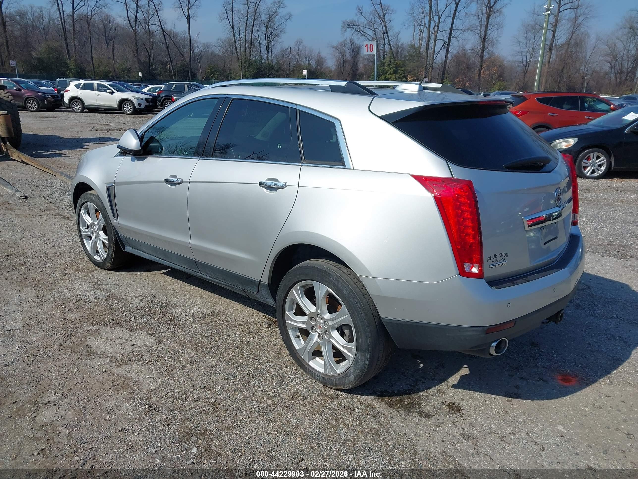 CADILLAC SRX image 3
