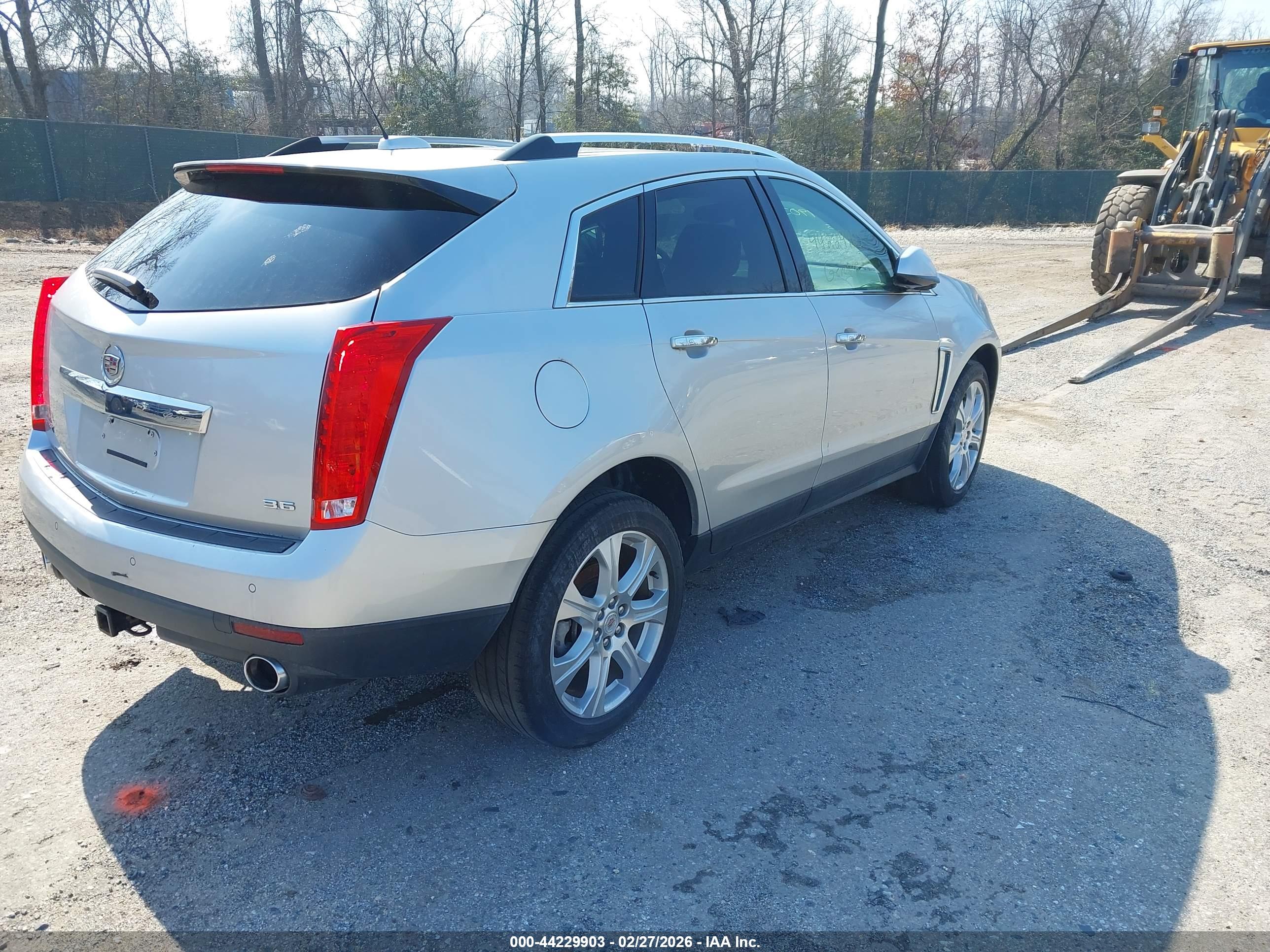 CADILLAC SRX image 4