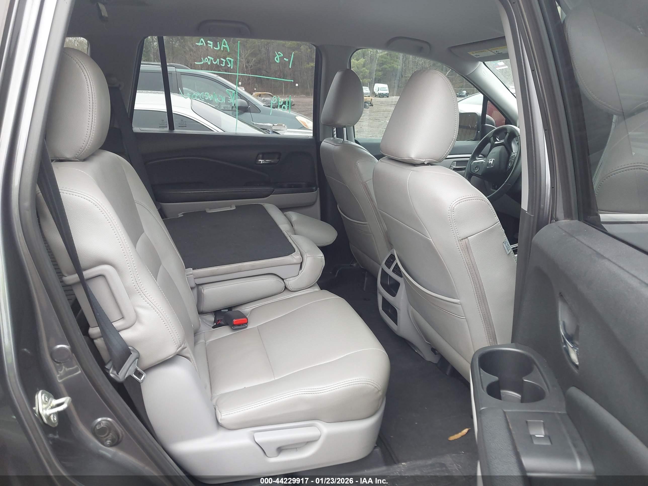 HONDA PILOT image 8