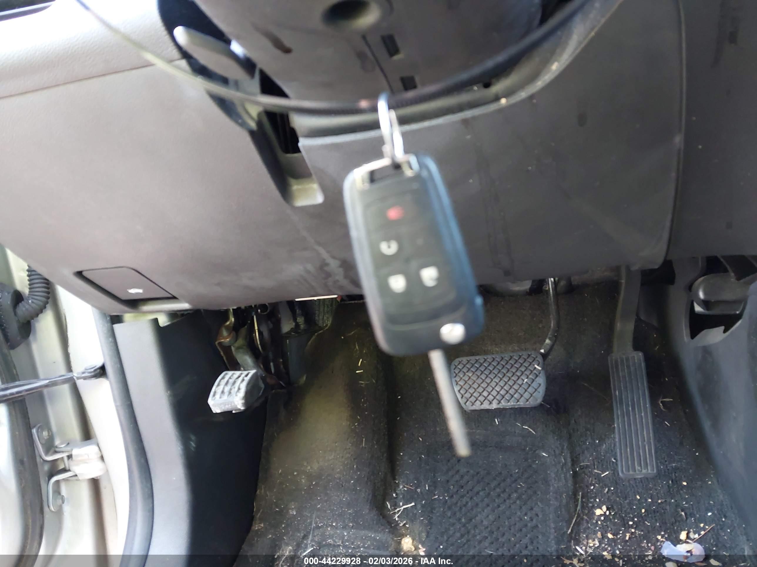 CHEVROLET EQUINOX image 11