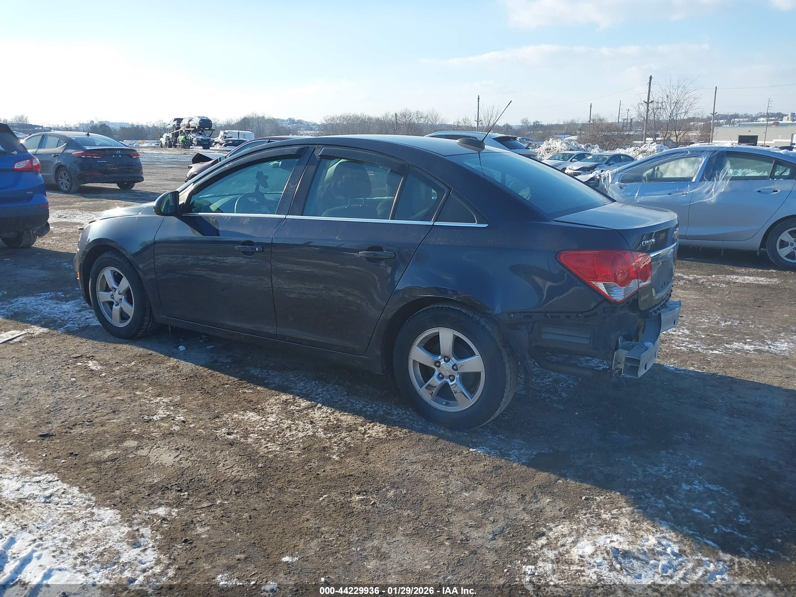 CHEVROLET CRUZE image 3