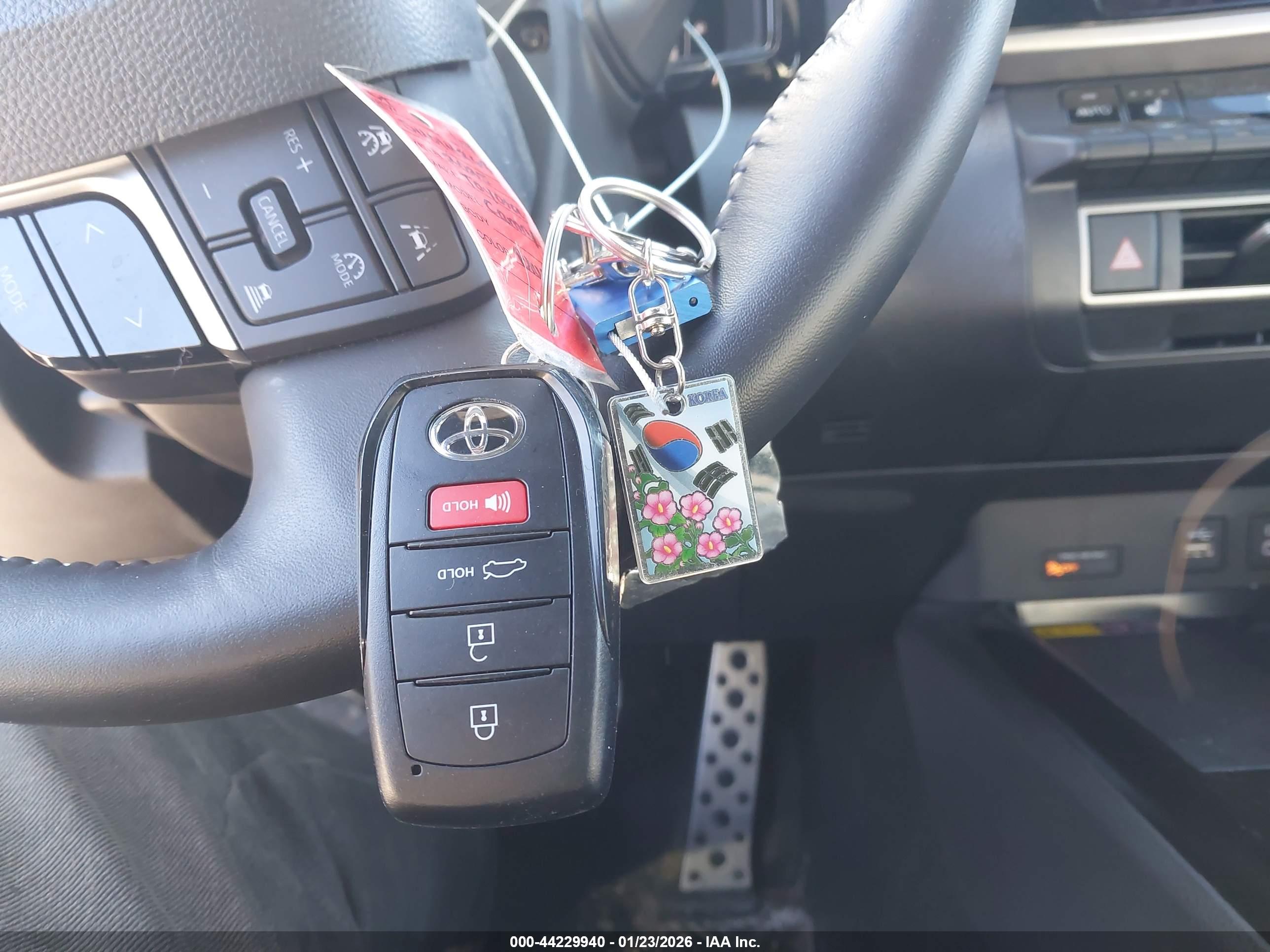 TOYOTA CAMRY image 11