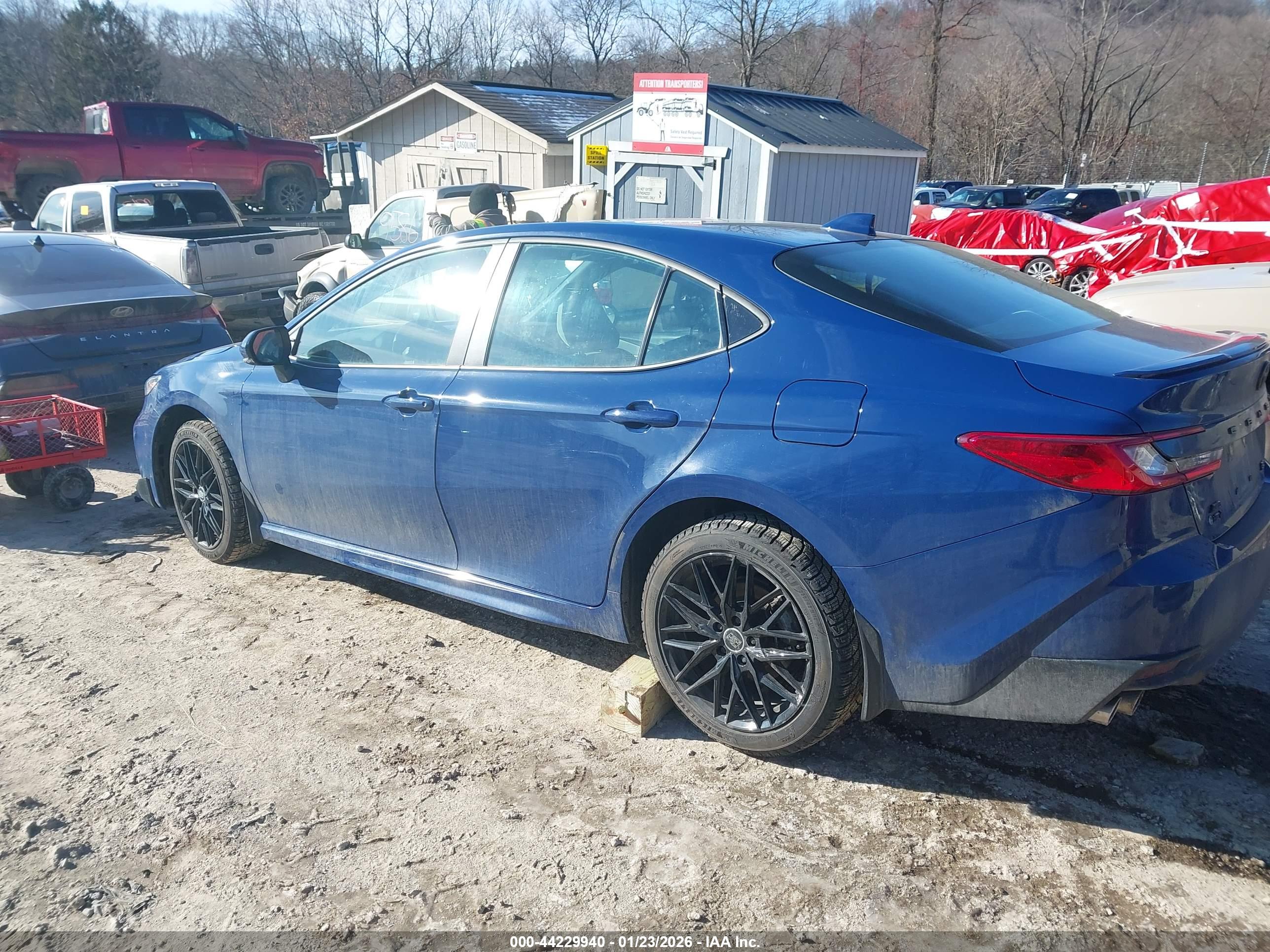 TOYOTA CAMRY image 3