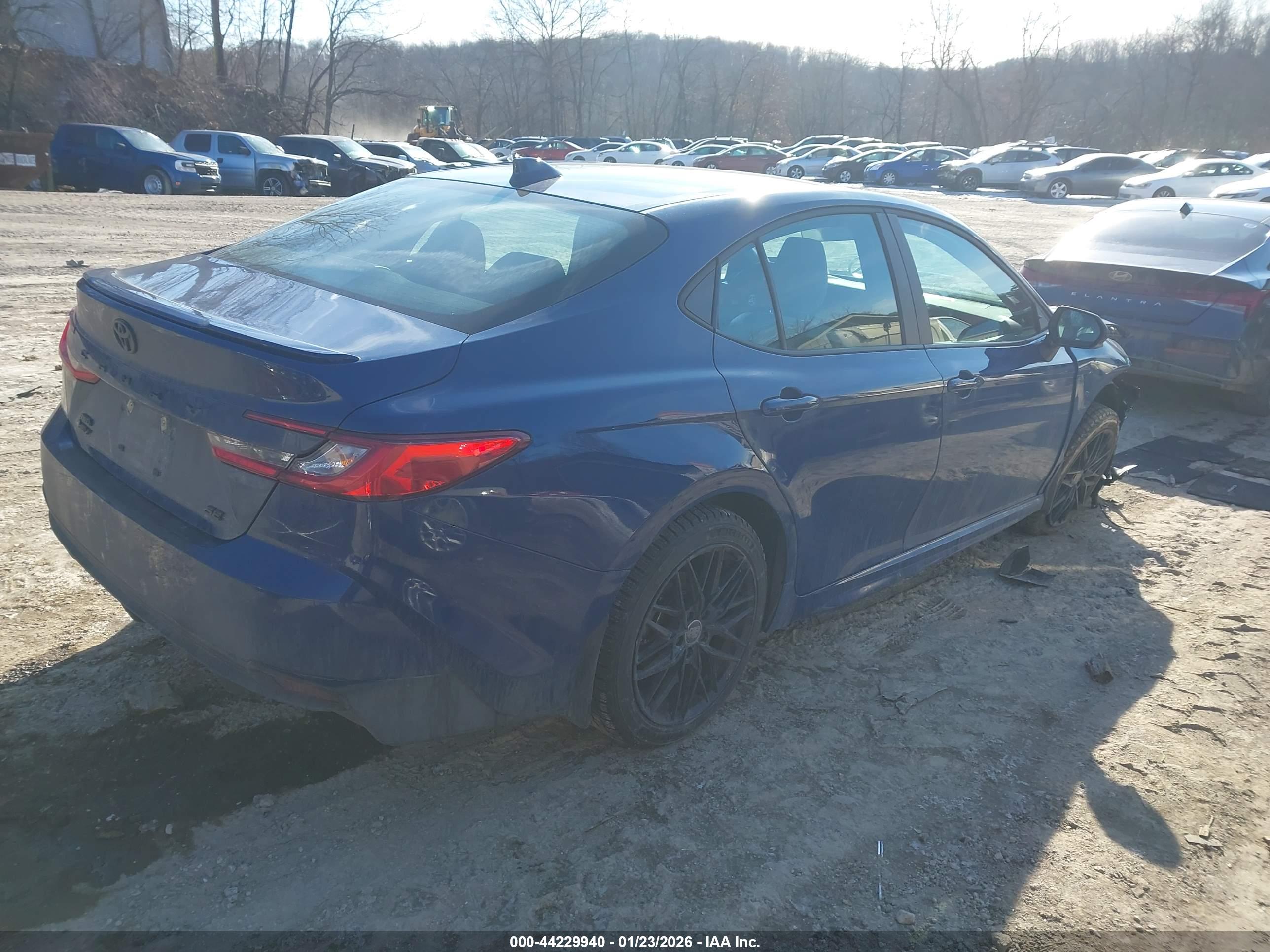 TOYOTA CAMRY image 4