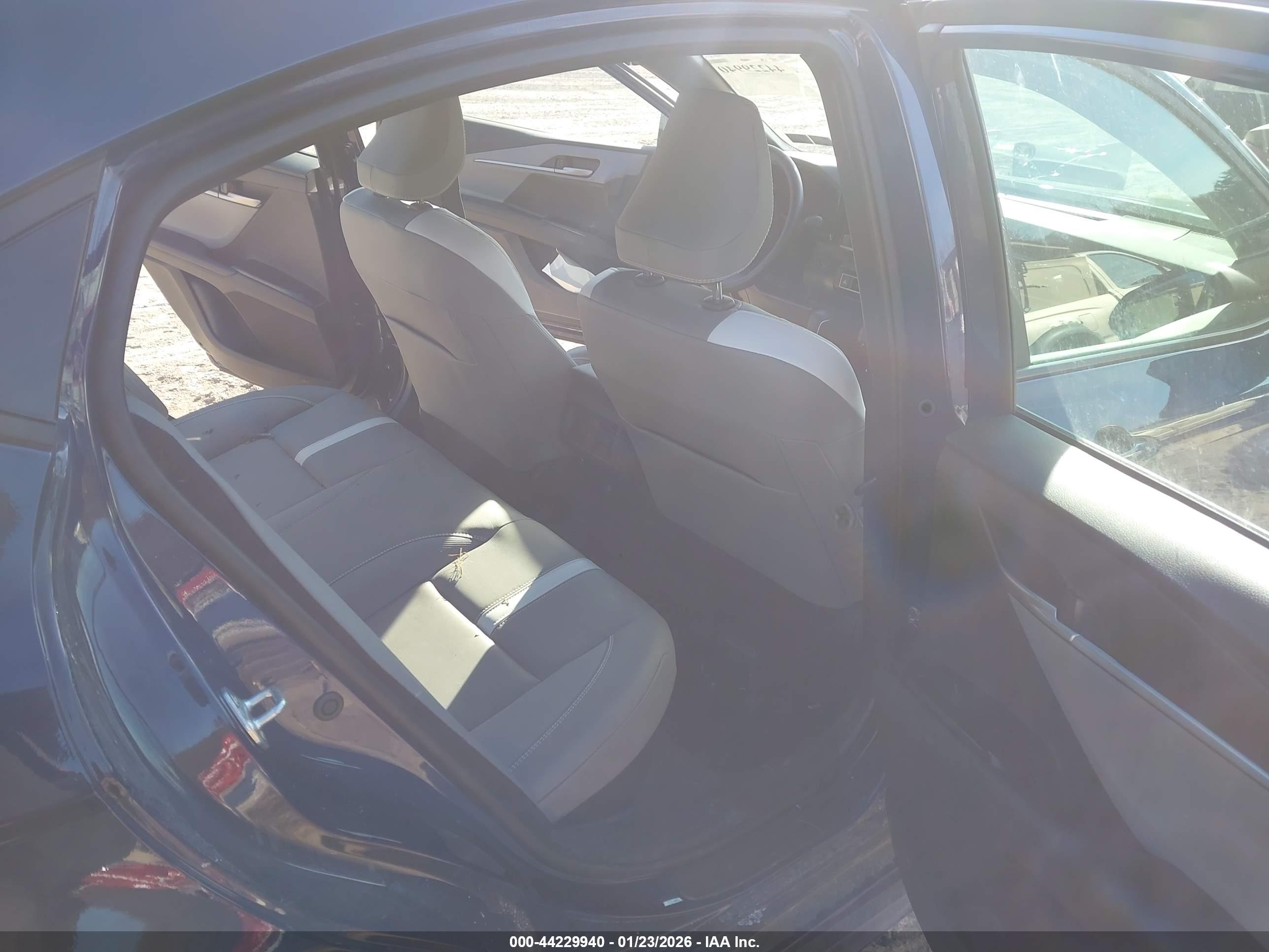 TOYOTA CAMRY image 8