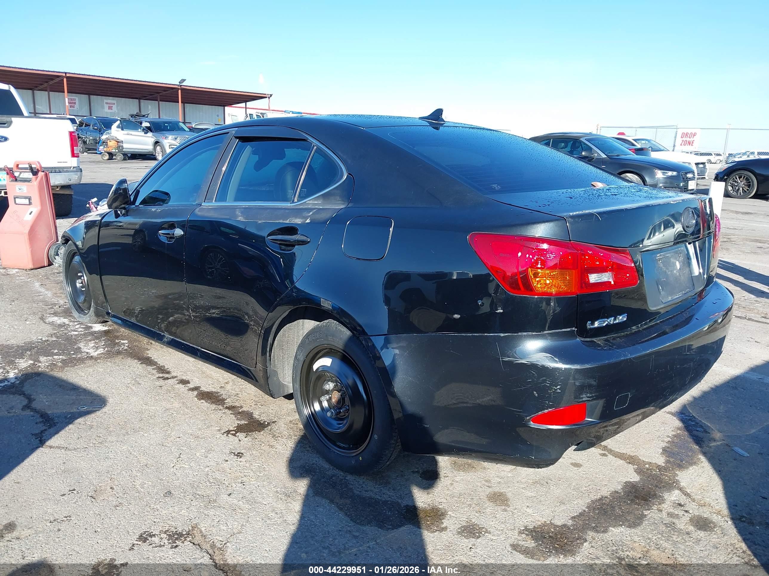 LEXUS IS image 3