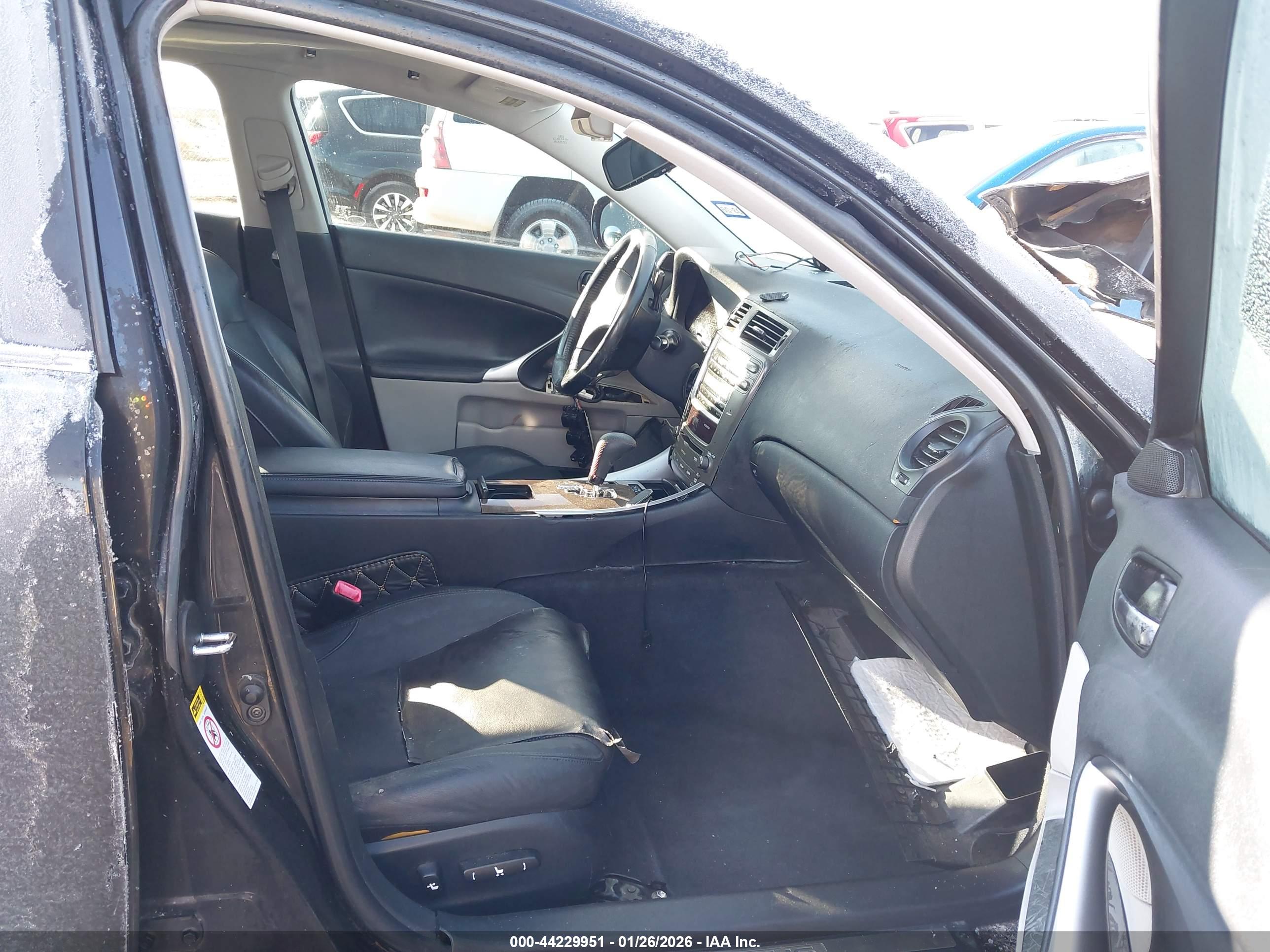 LEXUS IS image 5