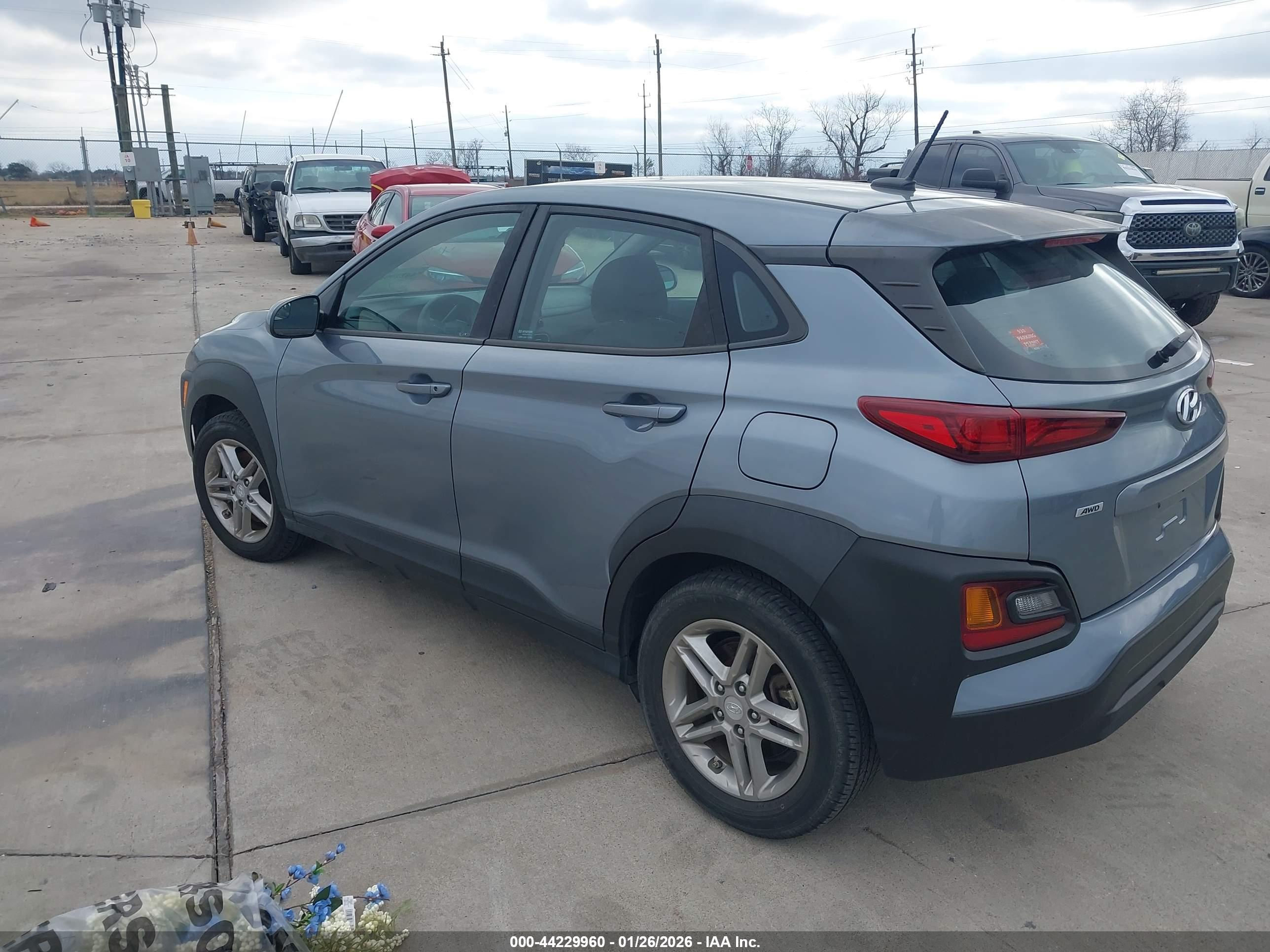 HYUNDAI KONA image 3