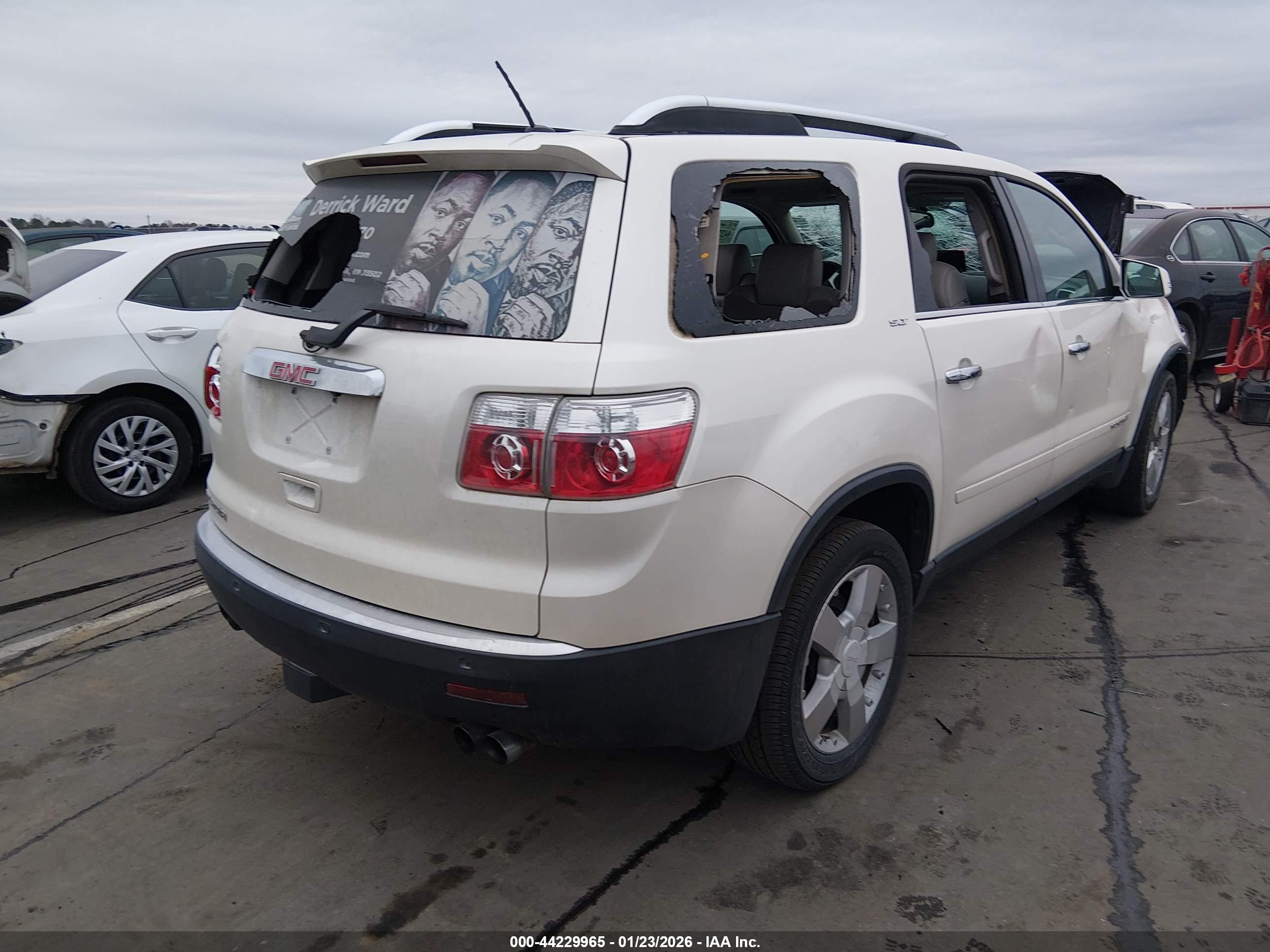GMC ACADIA image 4
