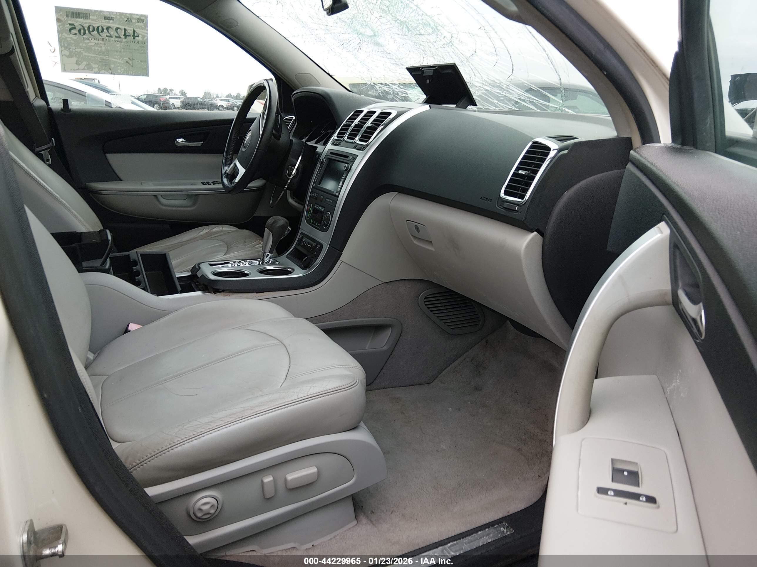 GMC ACADIA image 5