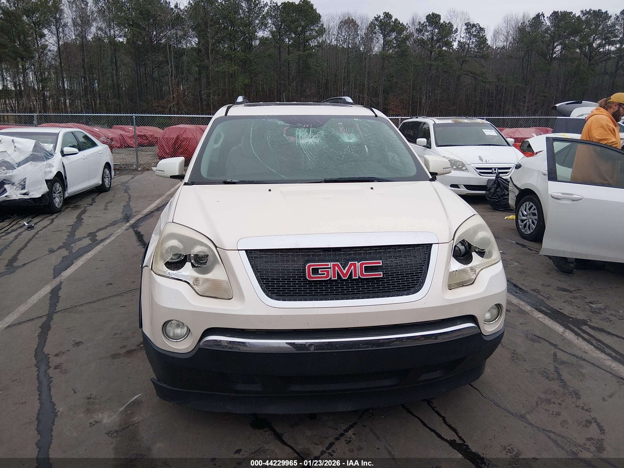 GMC ACADIA image 6