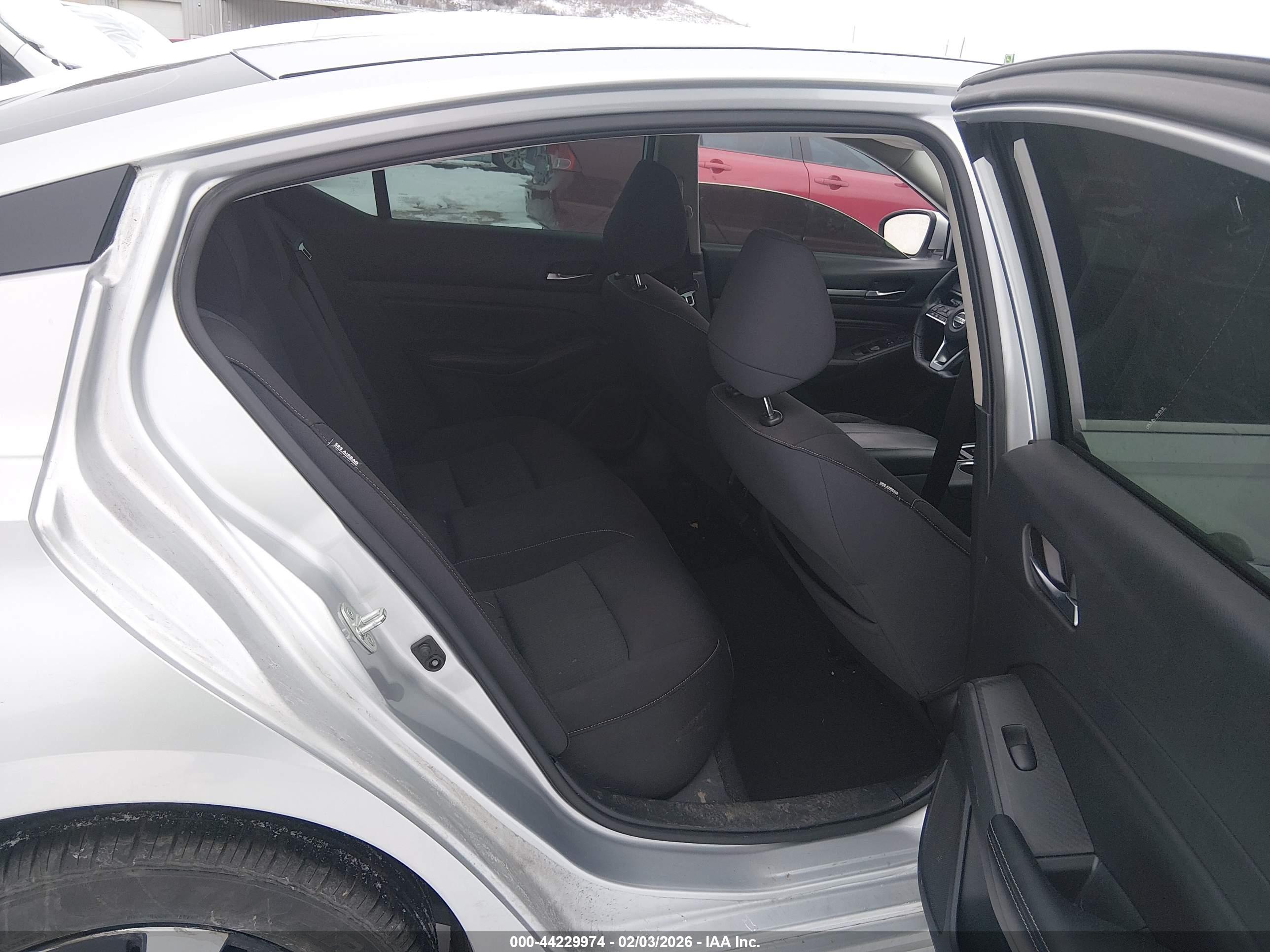 NISSAN ALTIMA image 8