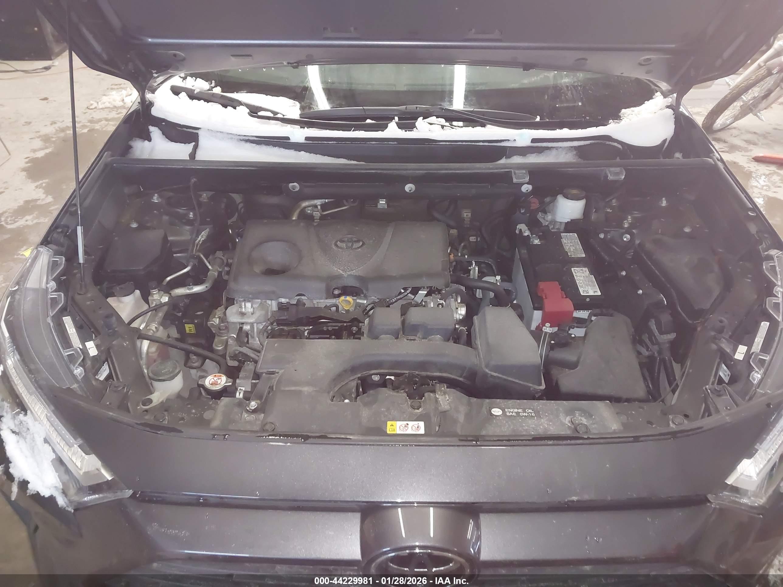 TOYOTA RAV4 image 10