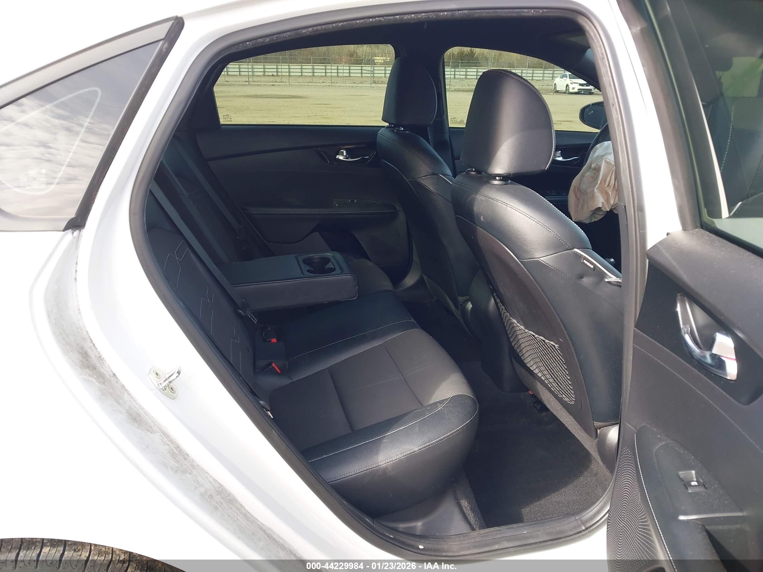 KIA FORTE image 8