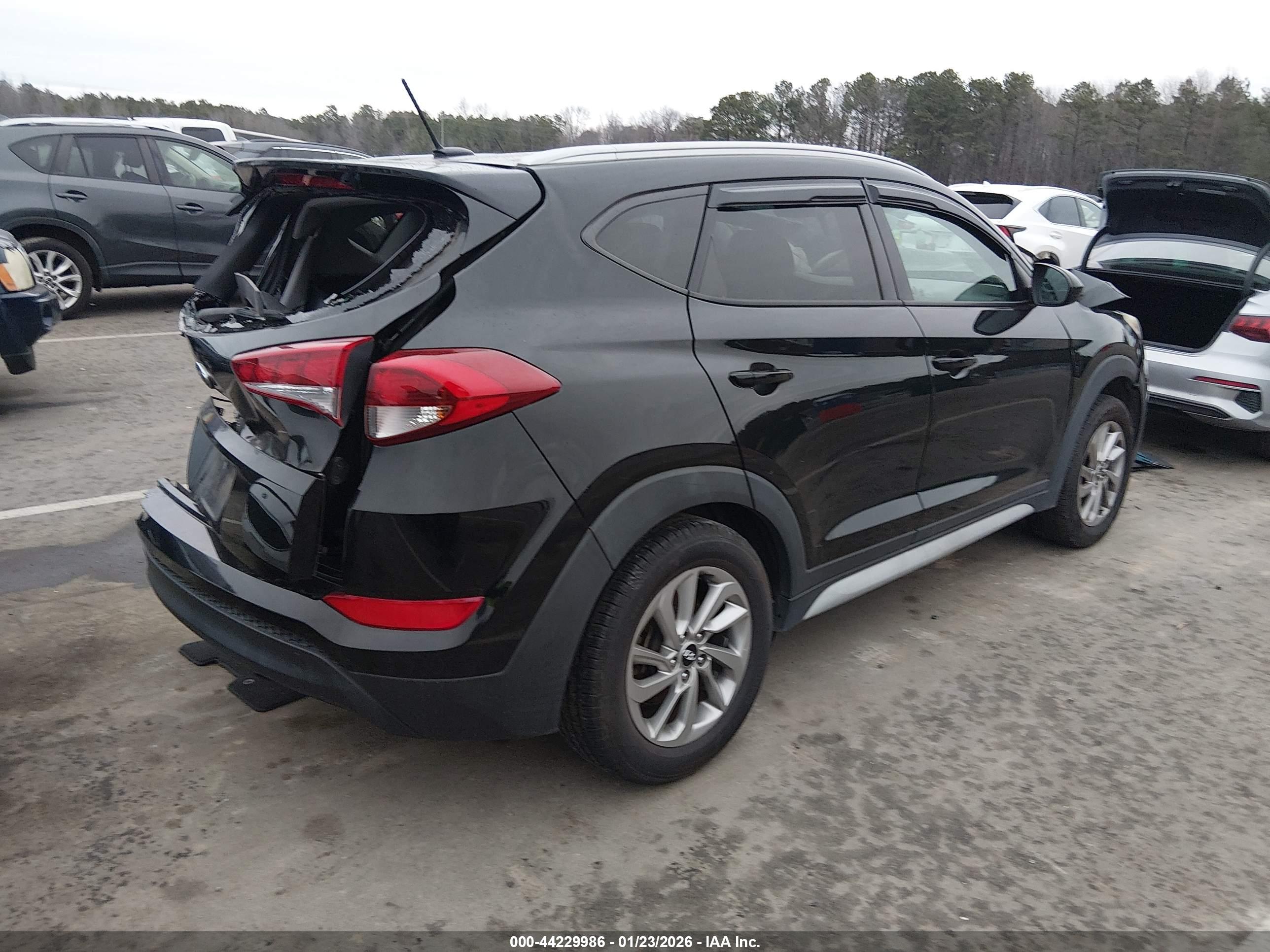 HYUNDAI TUCSON image 4