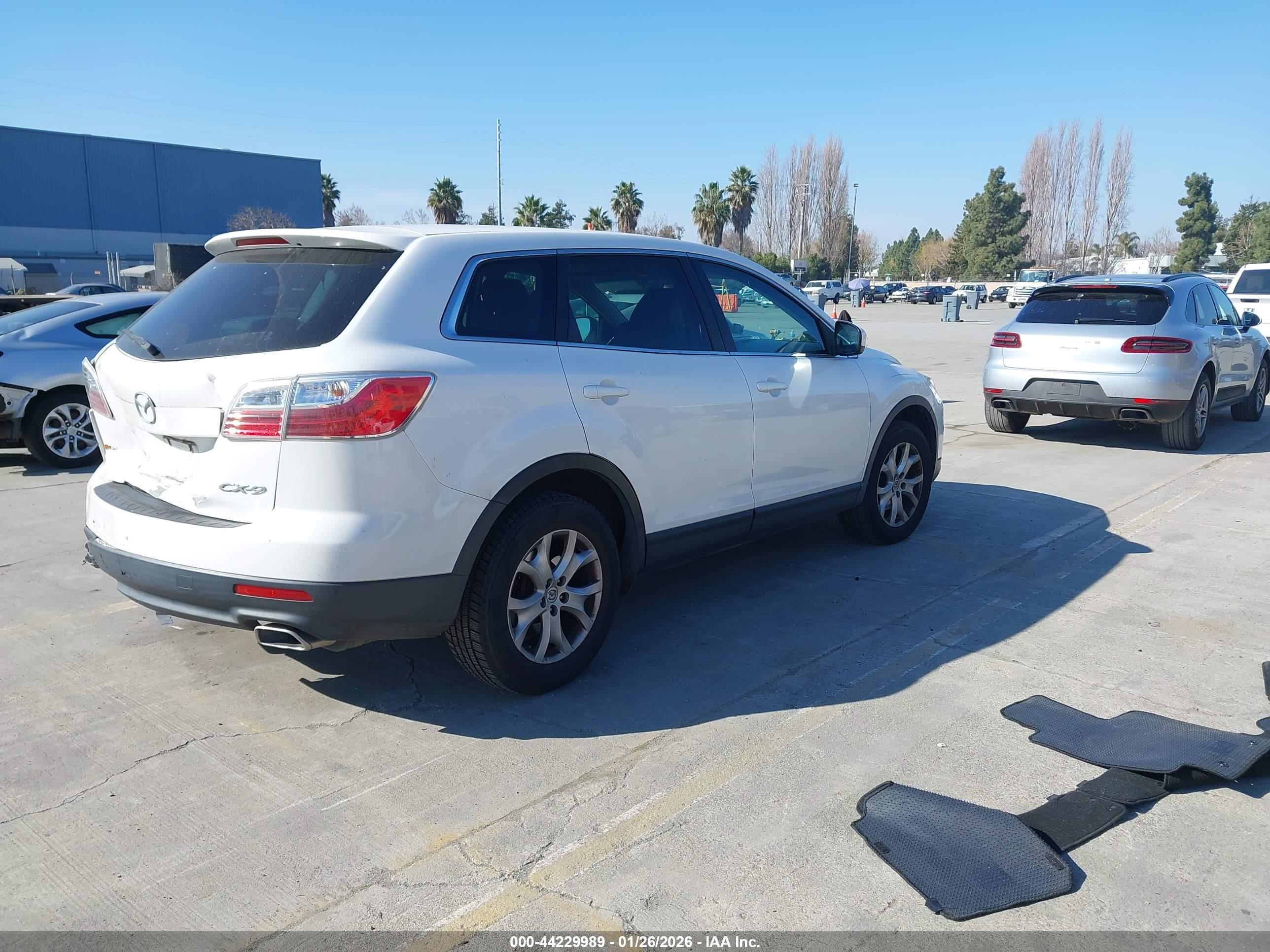 MAZDA CX-9 image 4