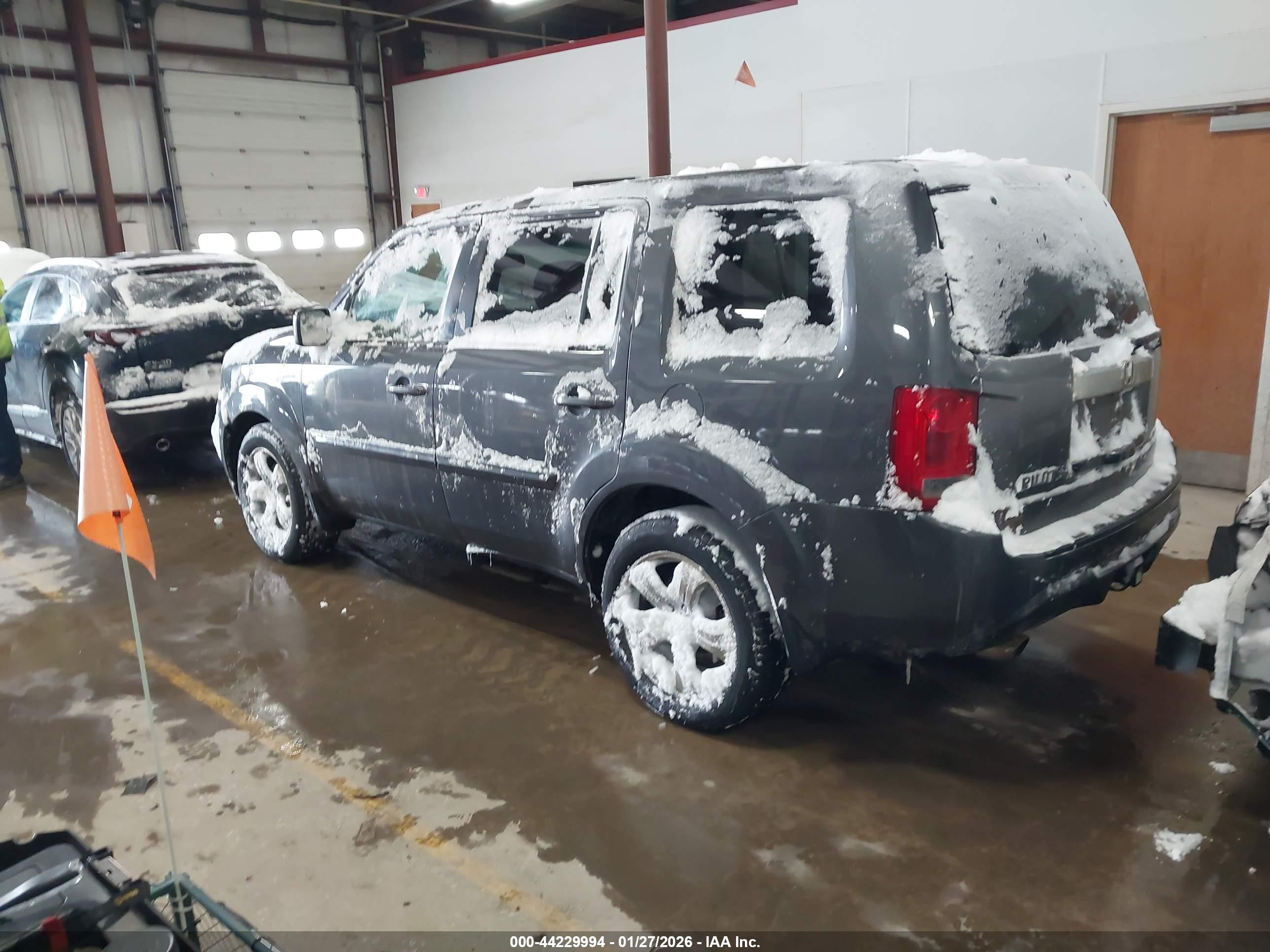 HONDA PILOT image 3