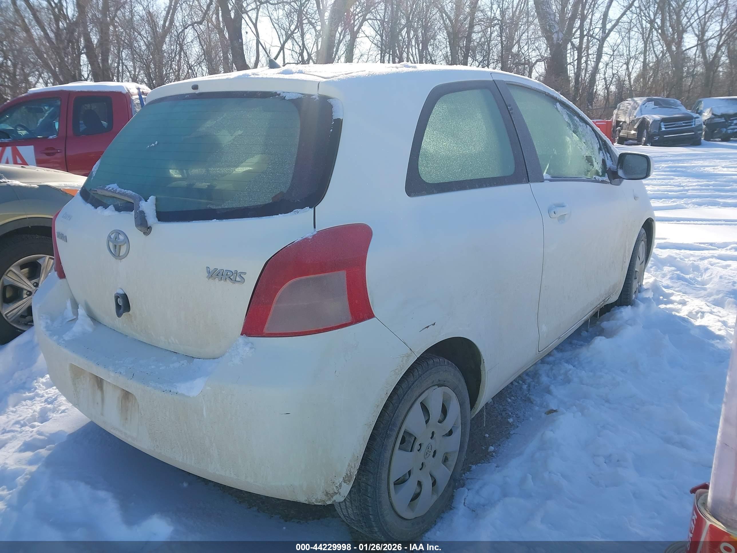 TOYOTA YARIS image 4