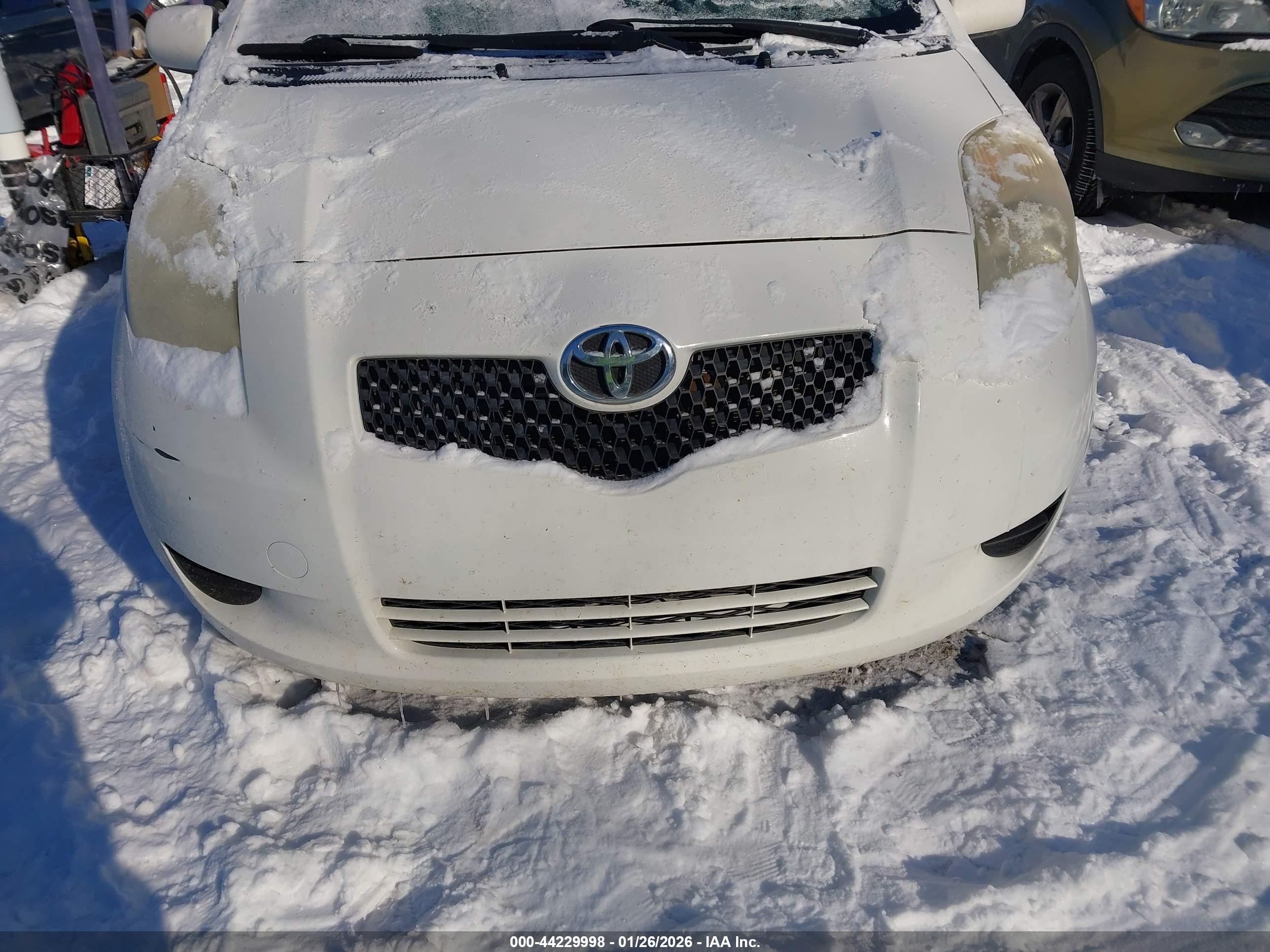TOYOTA YARIS image 6