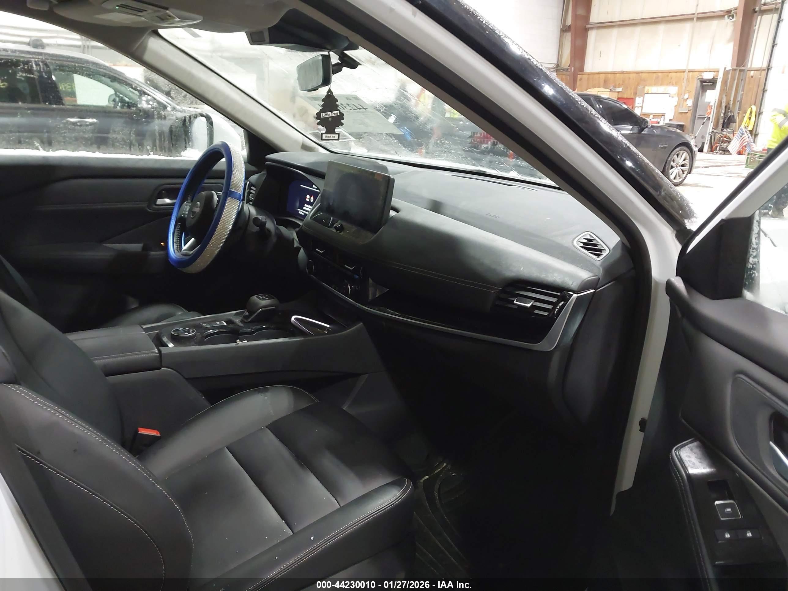 NISSAN ROGUE image 5