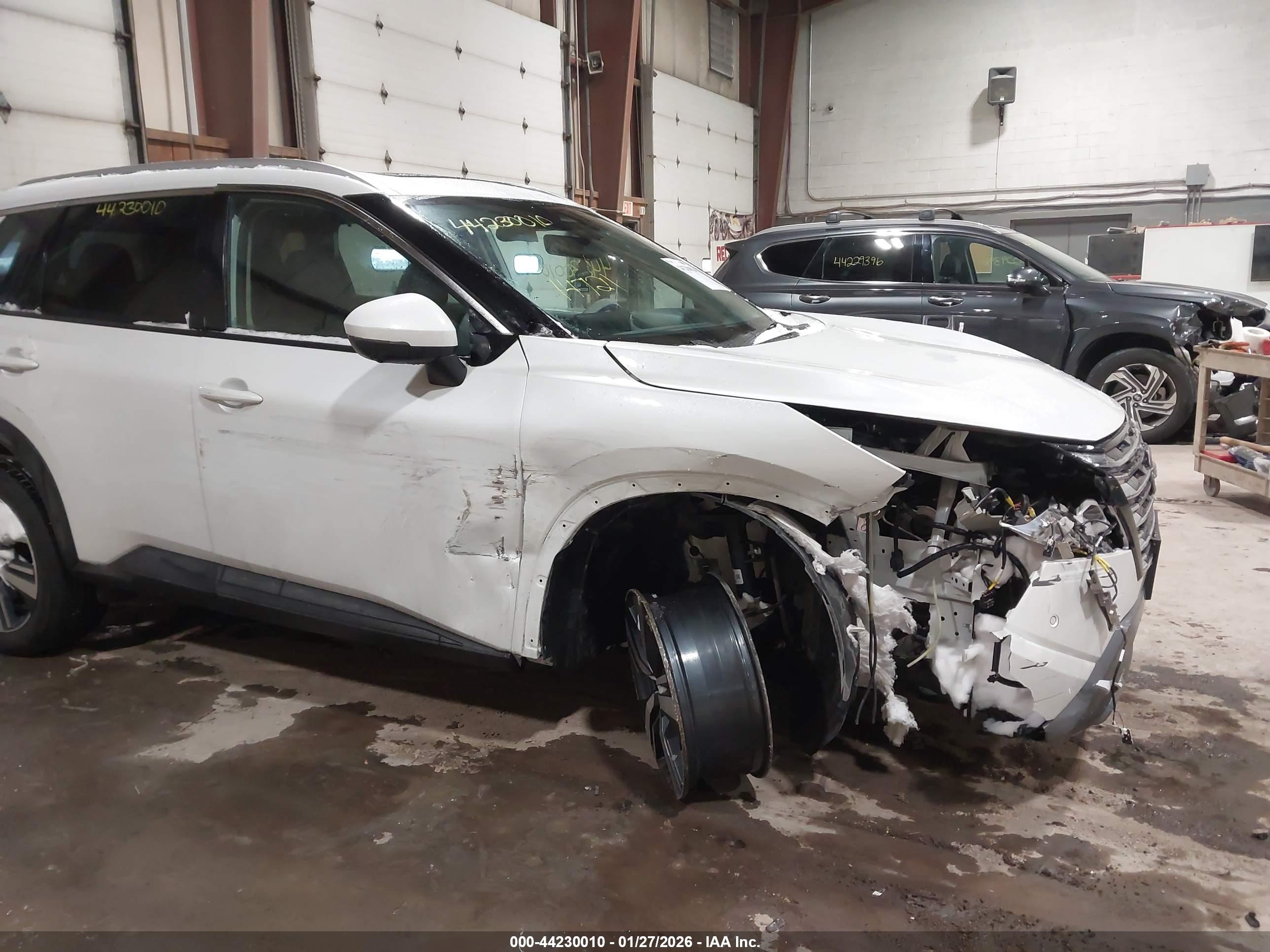 NISSAN ROGUE image 6