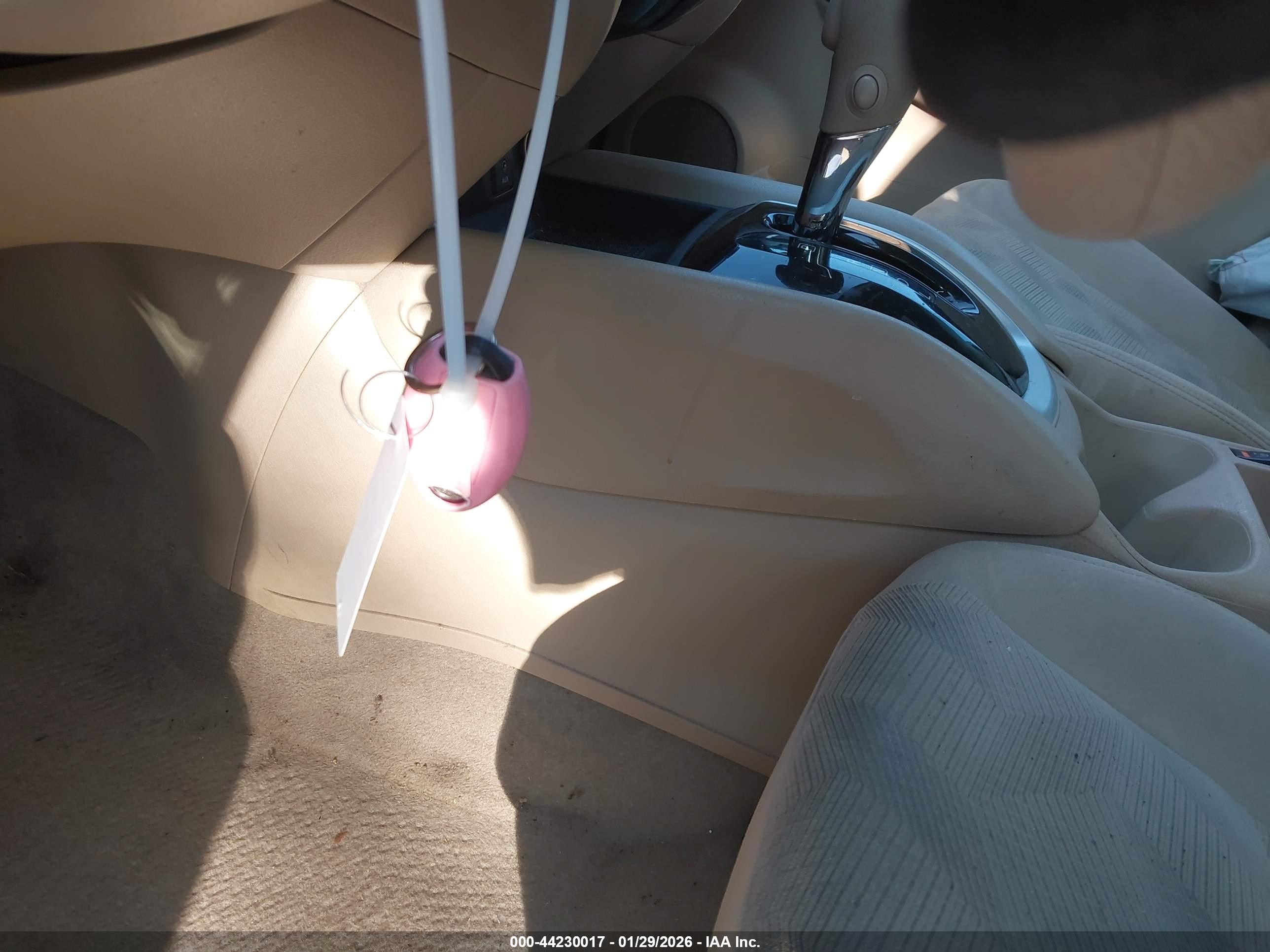 NISSAN ROGUE image 11