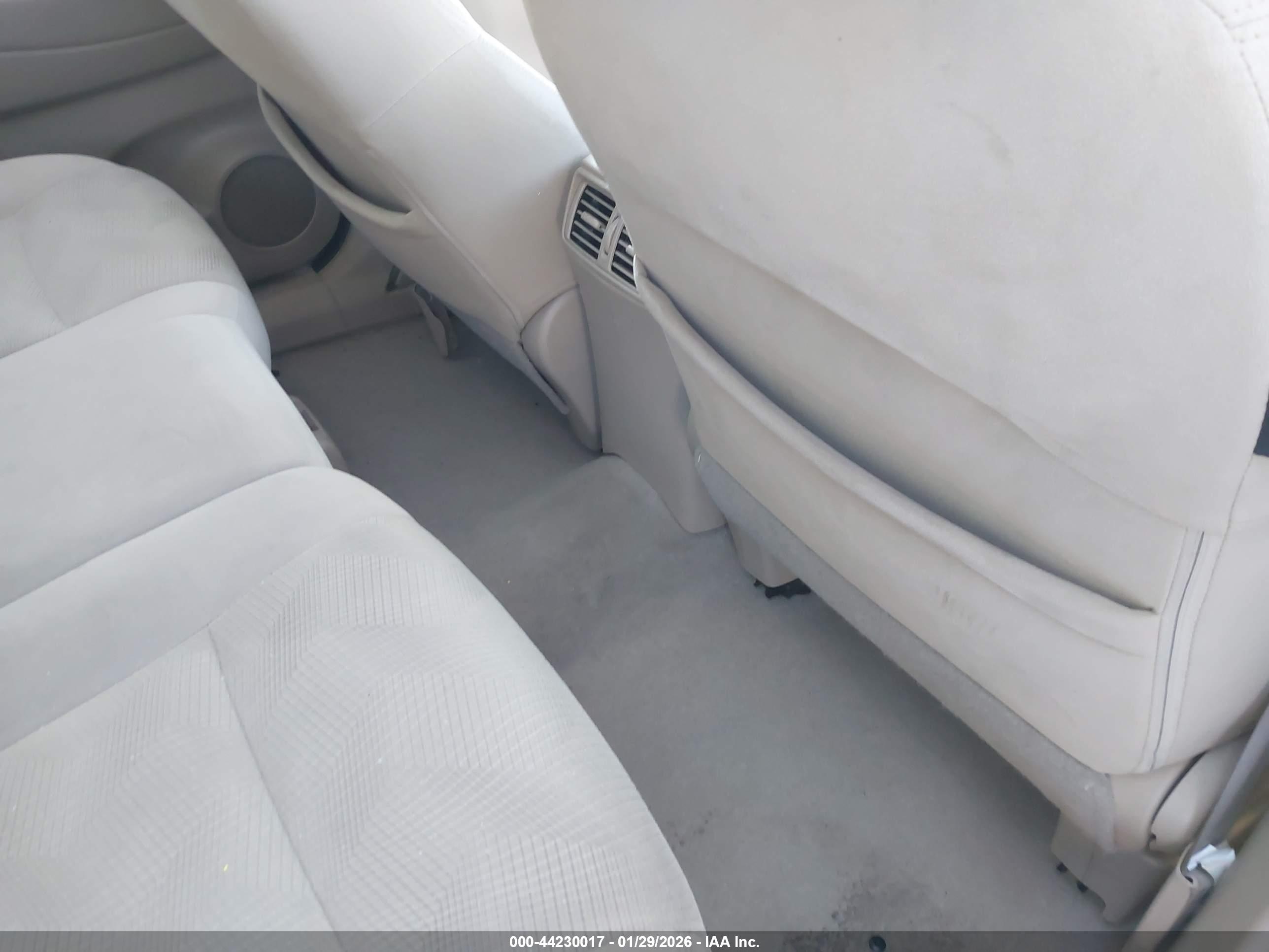 NISSAN ROGUE image 8