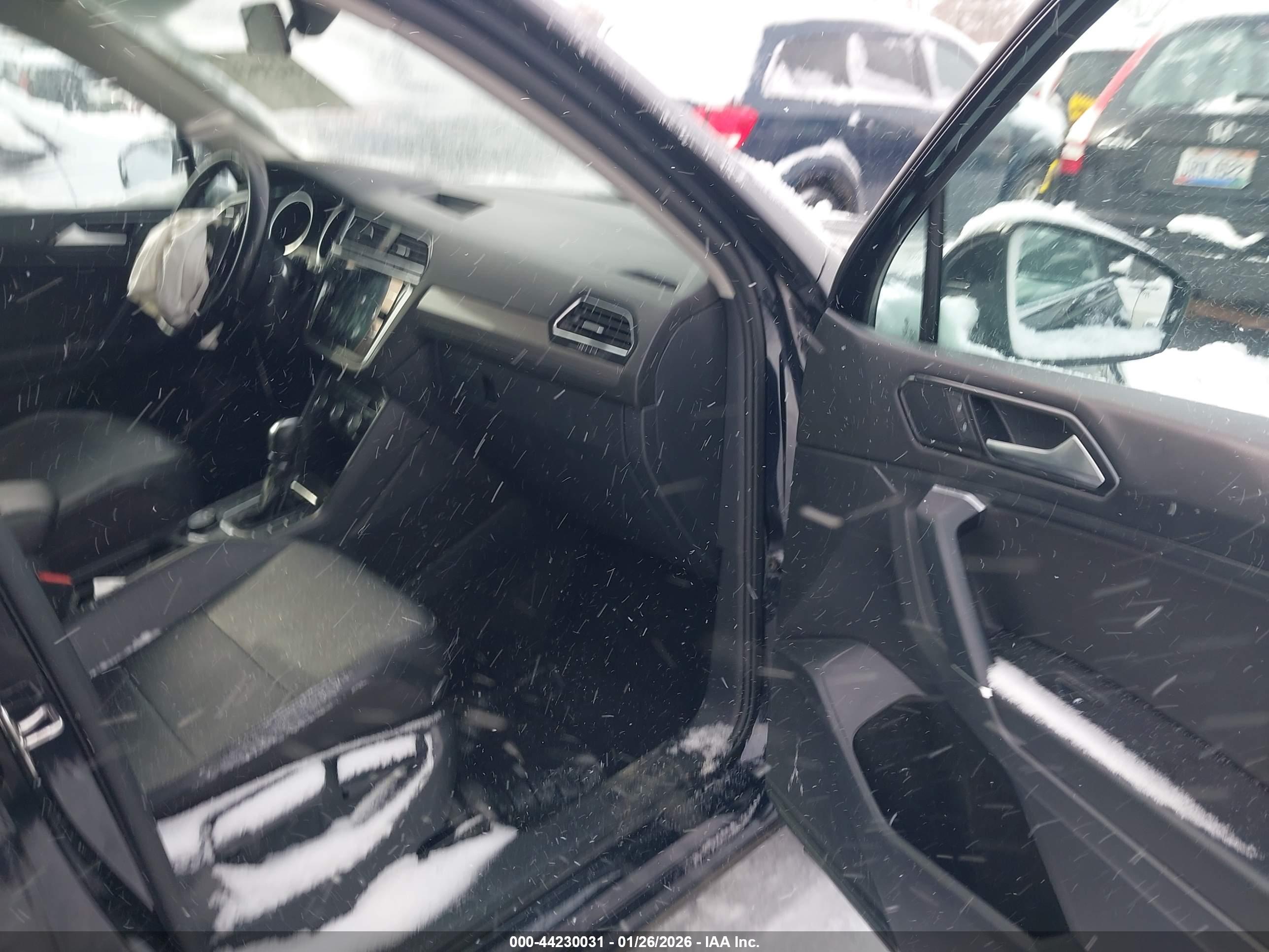 VOLKSWAGEN TIGUAN image 5