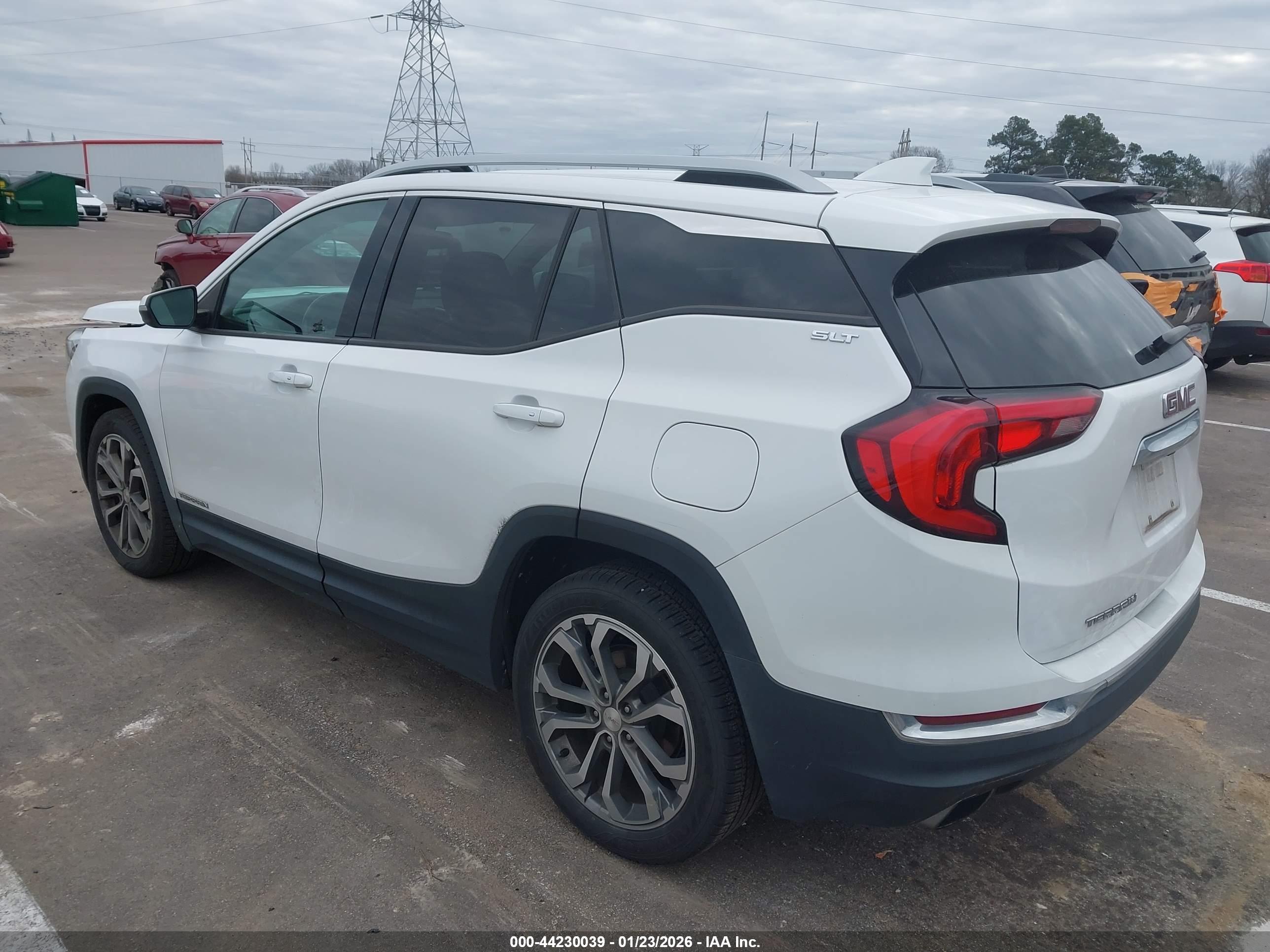 GMC TERRAIN image 3