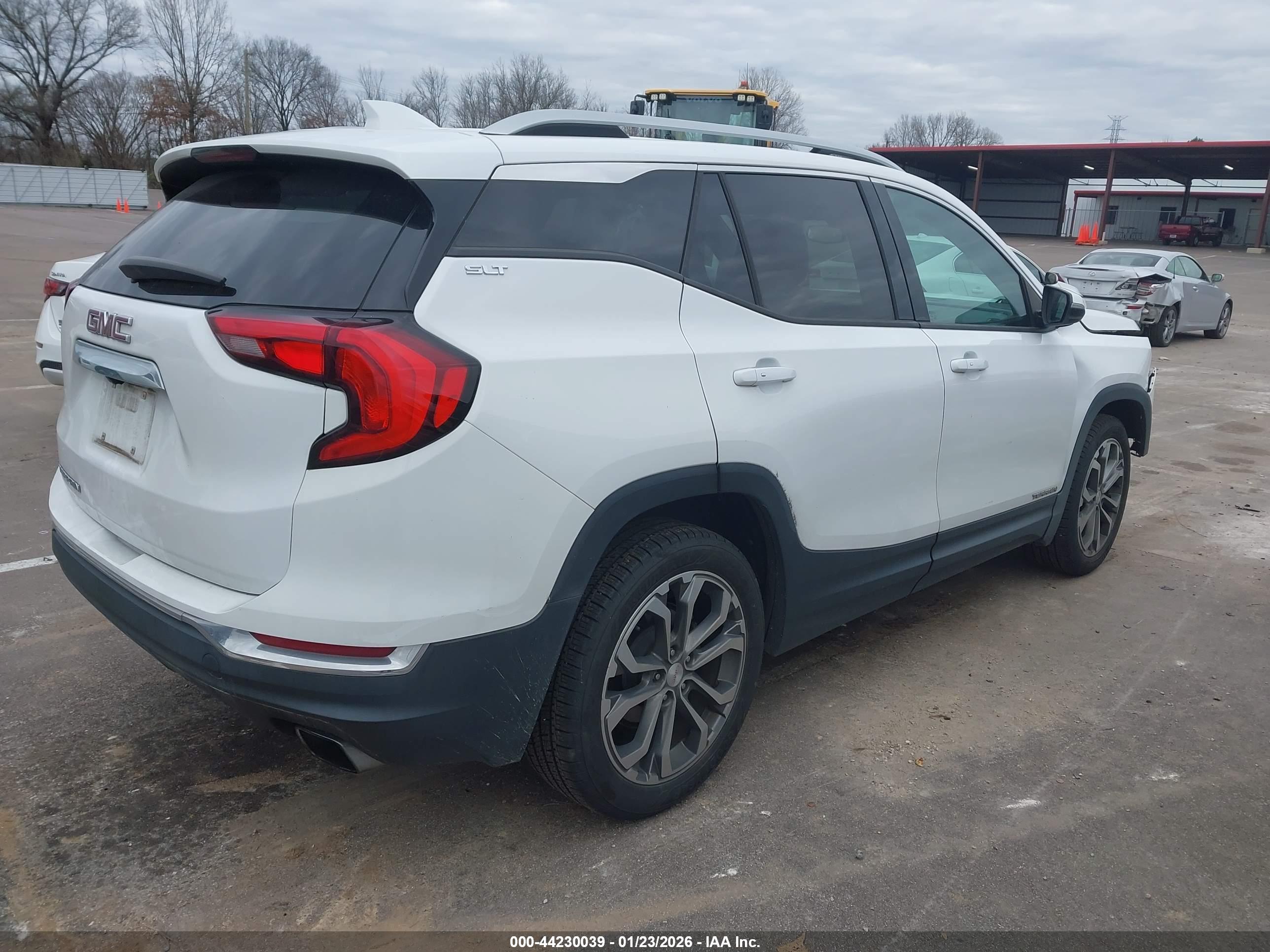 GMC TERRAIN image 4