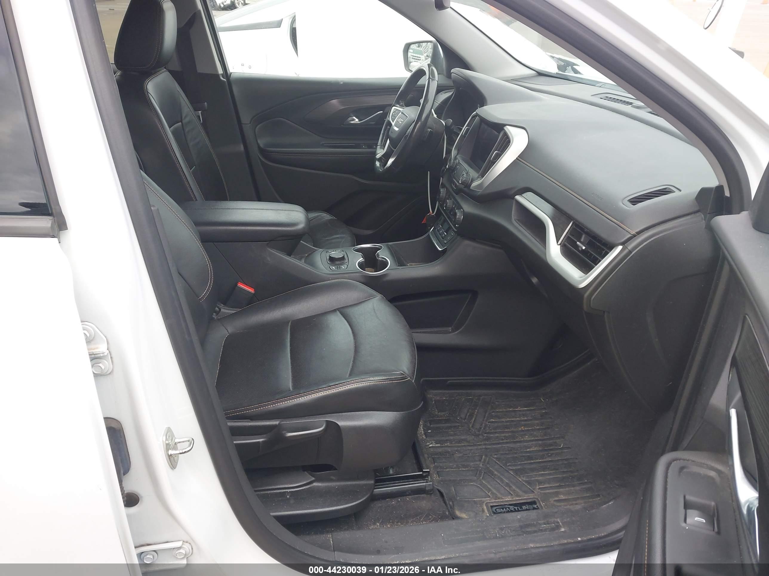 GMC TERRAIN image 5